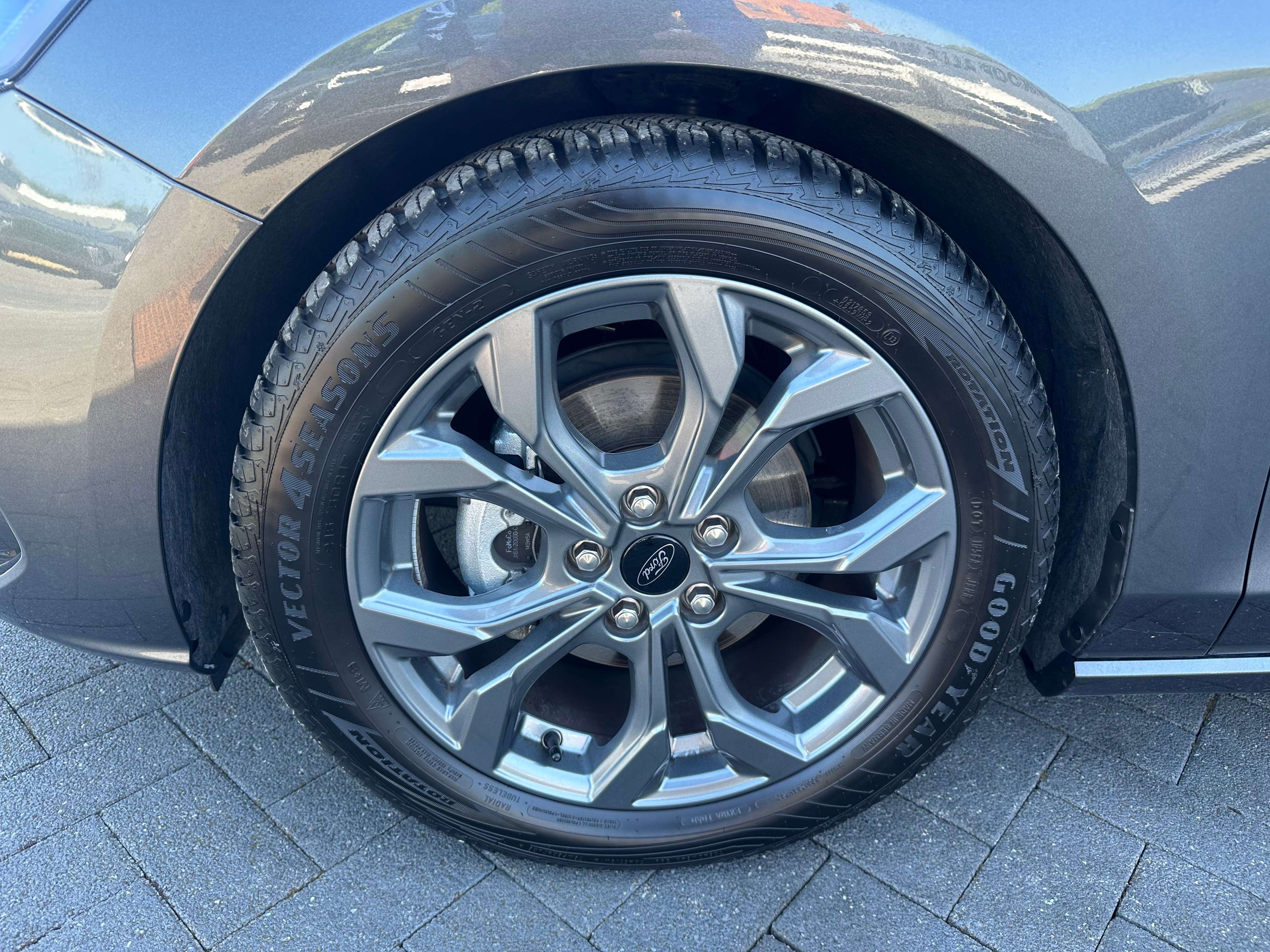 Ford Focus 1.0 EcoBoost MHEV ST-Line Design Black Pack