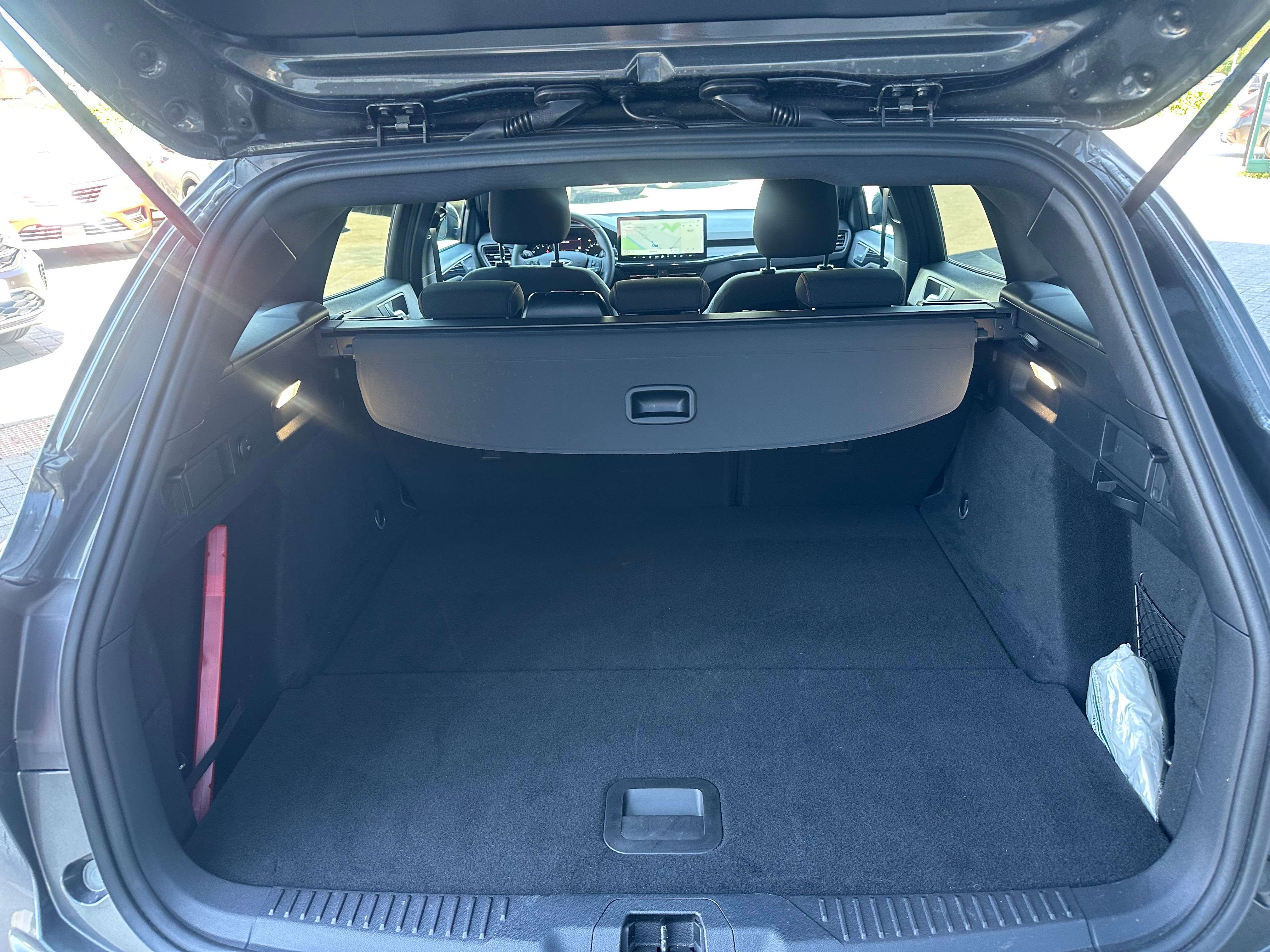 Ford Focus 1.0 EcoBoost MHEV ST-Line Design Black Pack