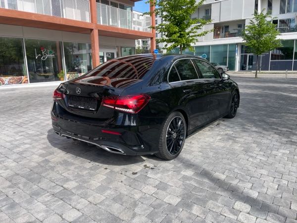 Mercedes-Benz Classe A IV BERLINE 180 AMG LINE 7G-DCT