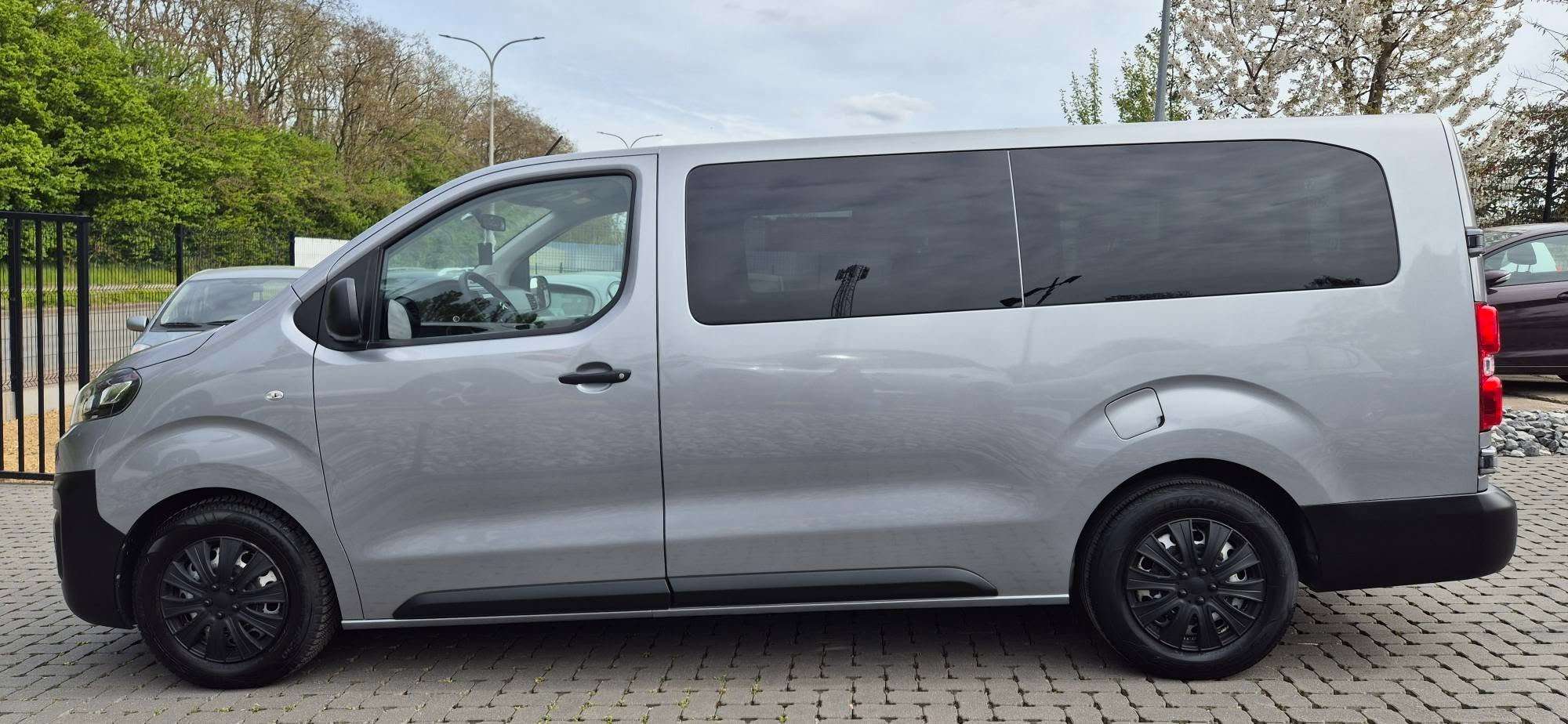 Citroen Jumpy XL 9places ( long chassis )