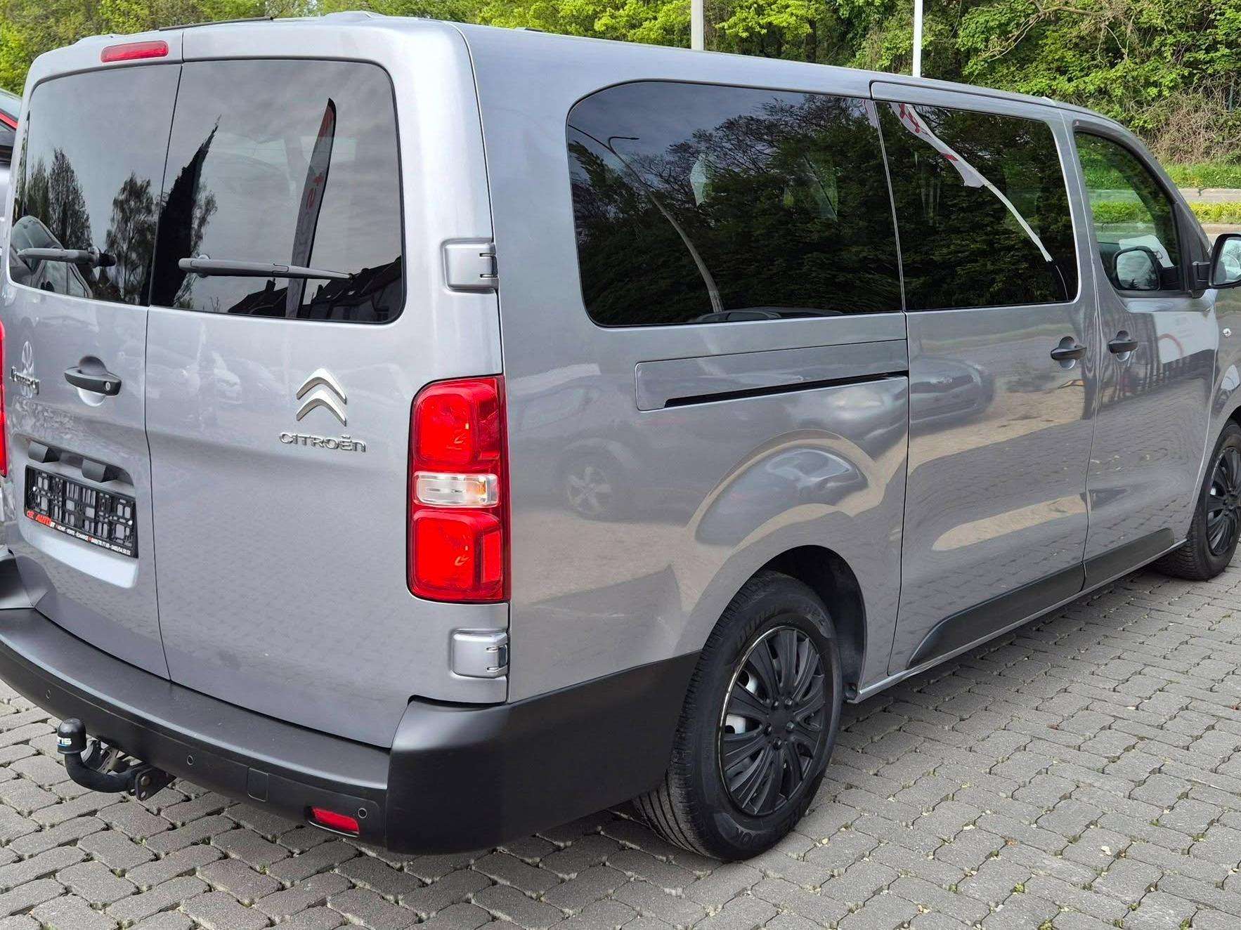 Citroen Jumpy XL 9places ( long chassis )