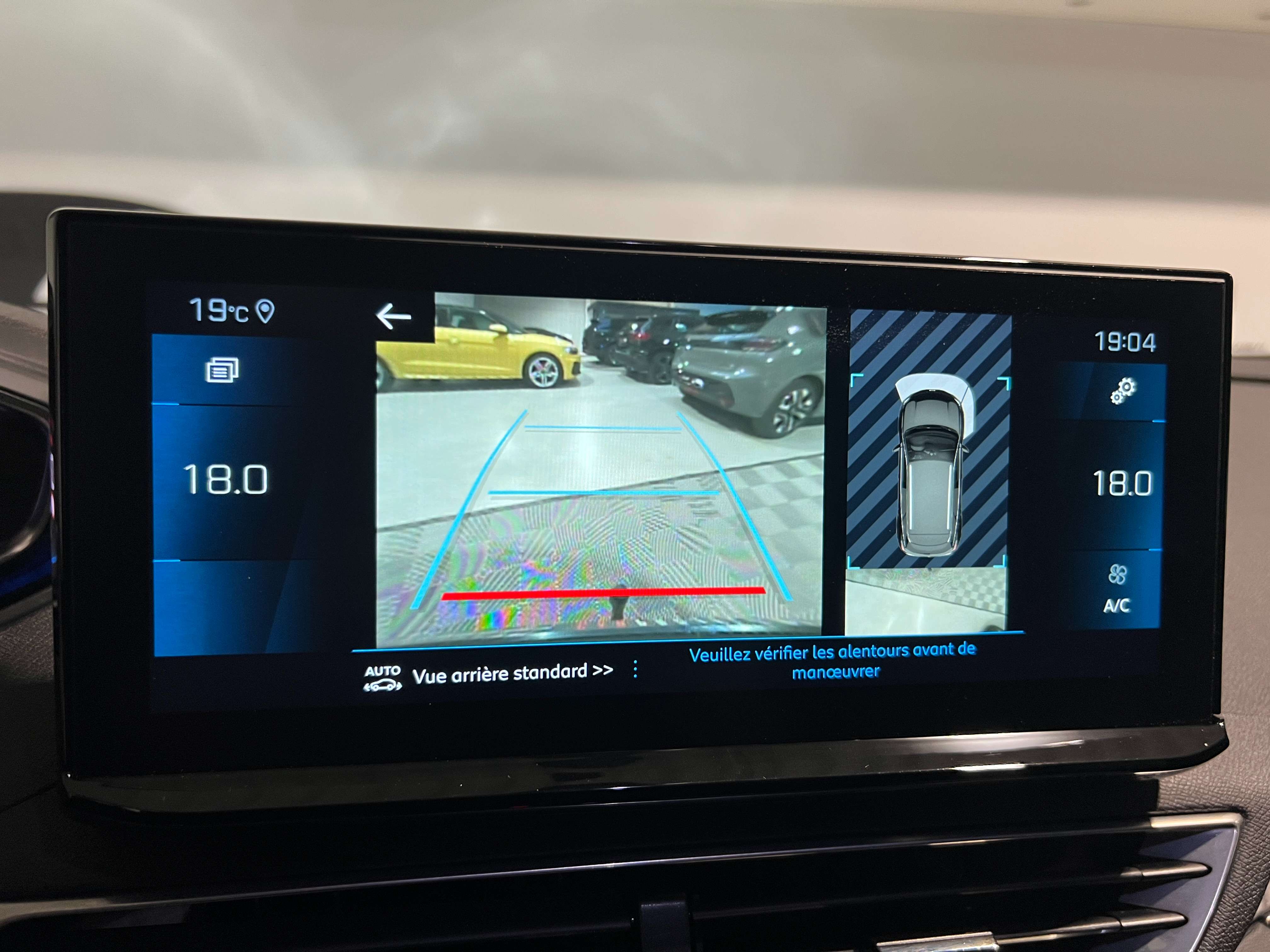 Peugeot 3008 1.2i Allure/GPS/FULL LED/ CARPLAY/PDC AV+ARR+CAM/