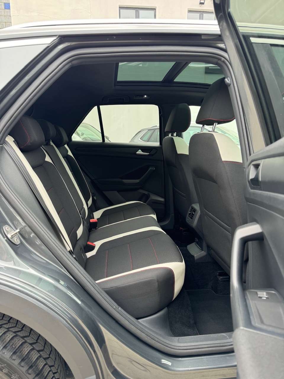 Volkswagen T-Roc 1.5 TSI ACT Sport OPF - Panoramische Dak ** 1 JAAR GARANTIE ** !!