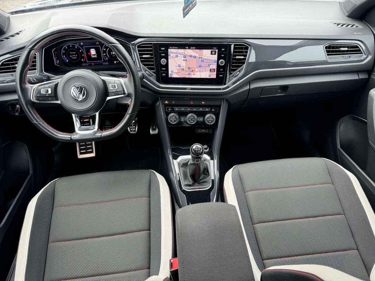 Volkswagen T-Roc 1.5 TSI ACT Sport OPF - Panoramische Dak ** 1 JAAR GARANTIE ** !!