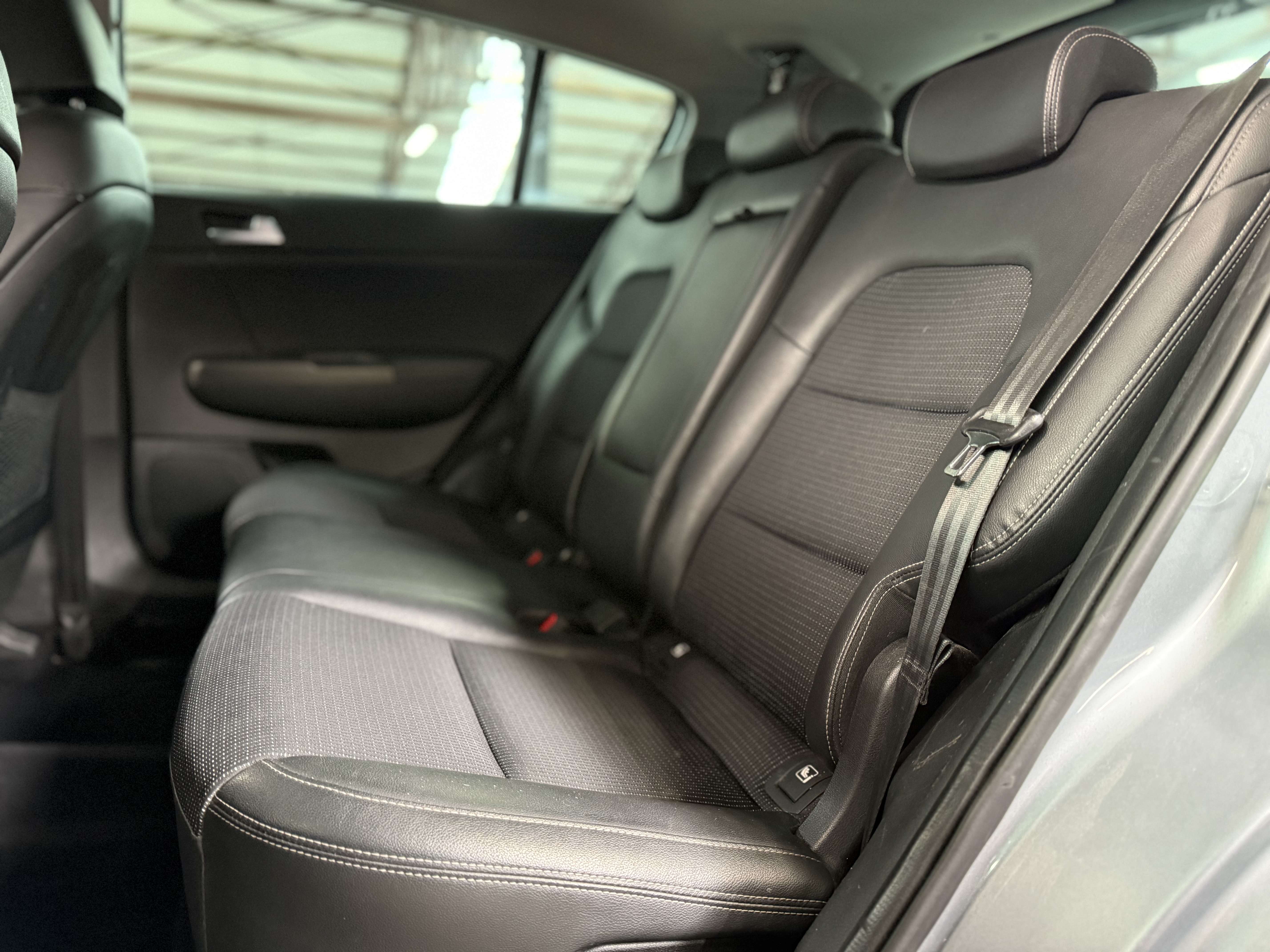 Kia Sportage 1.6 CRDi BLACK EDITION * 1ER PROP * KEYLESS * GPS