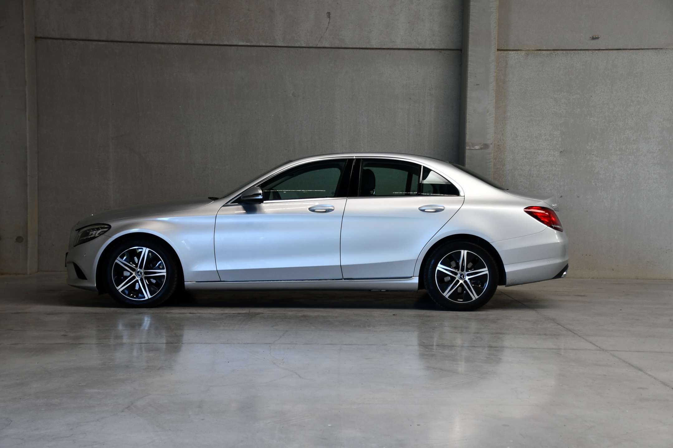 Mercedes-Benz C 200 Buisness l Carplay l Camera l Zetelverw. l Cruise