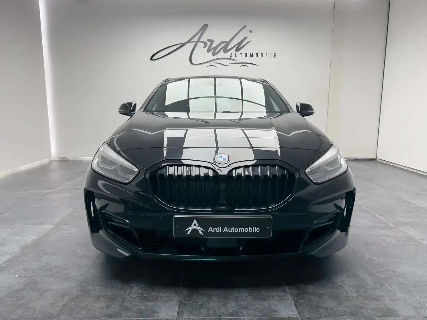 BMW 116 iA *38 000KM*PACK M*LED AMBIANCE*CARPLAY*GARANTIE*