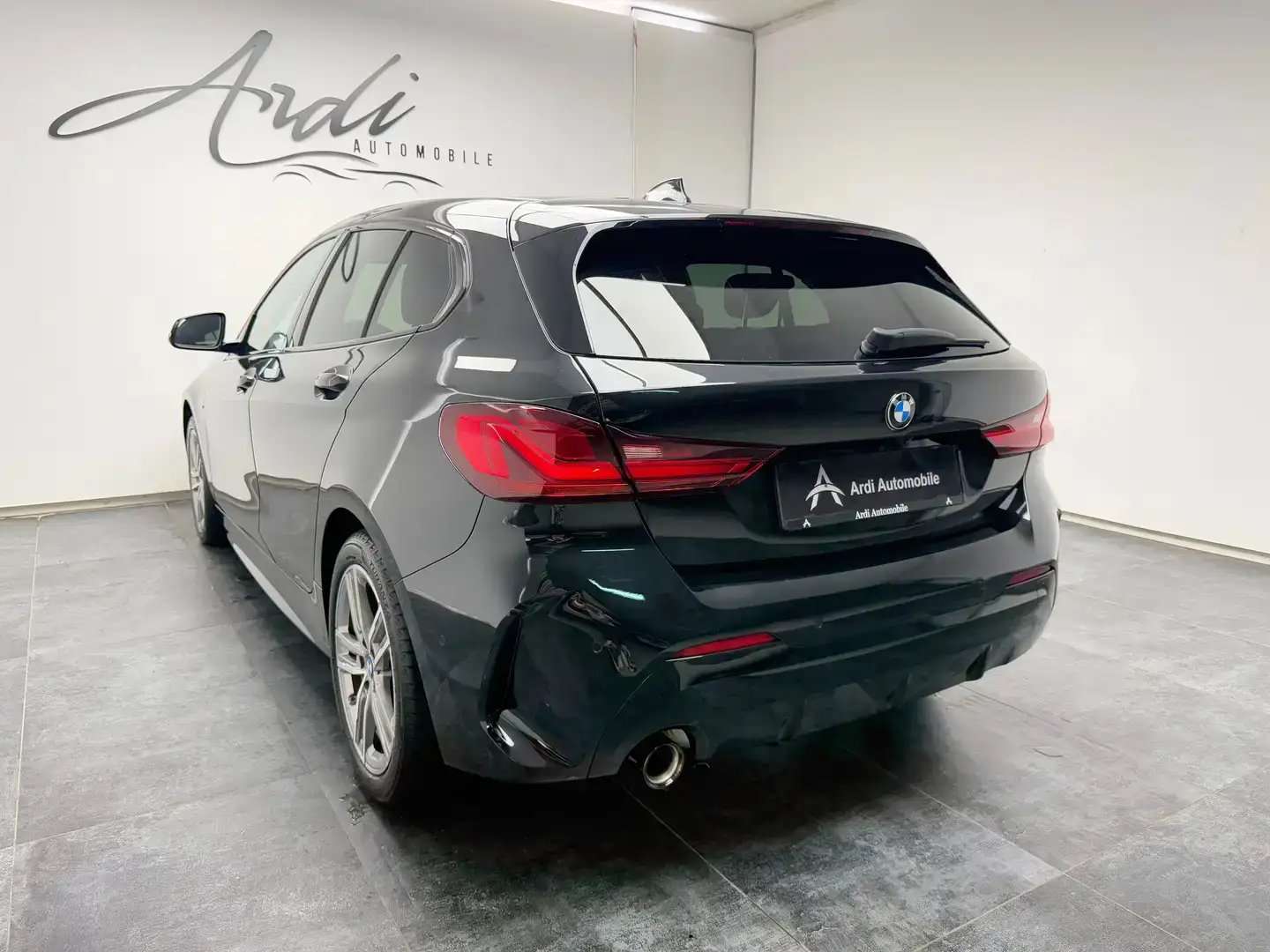 BMW 116 iA *38 000KM*PACK M*LED AMBIANCE*CARPLAY*GARANTIE*