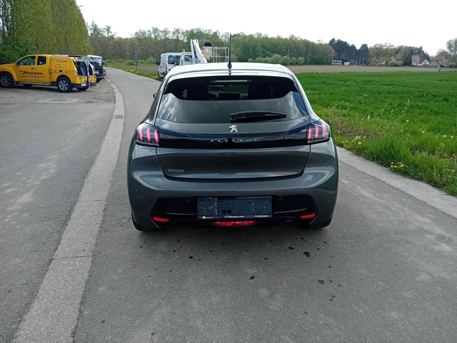 Peugeot 208 208 1.2i Allure - 1 jr garantie