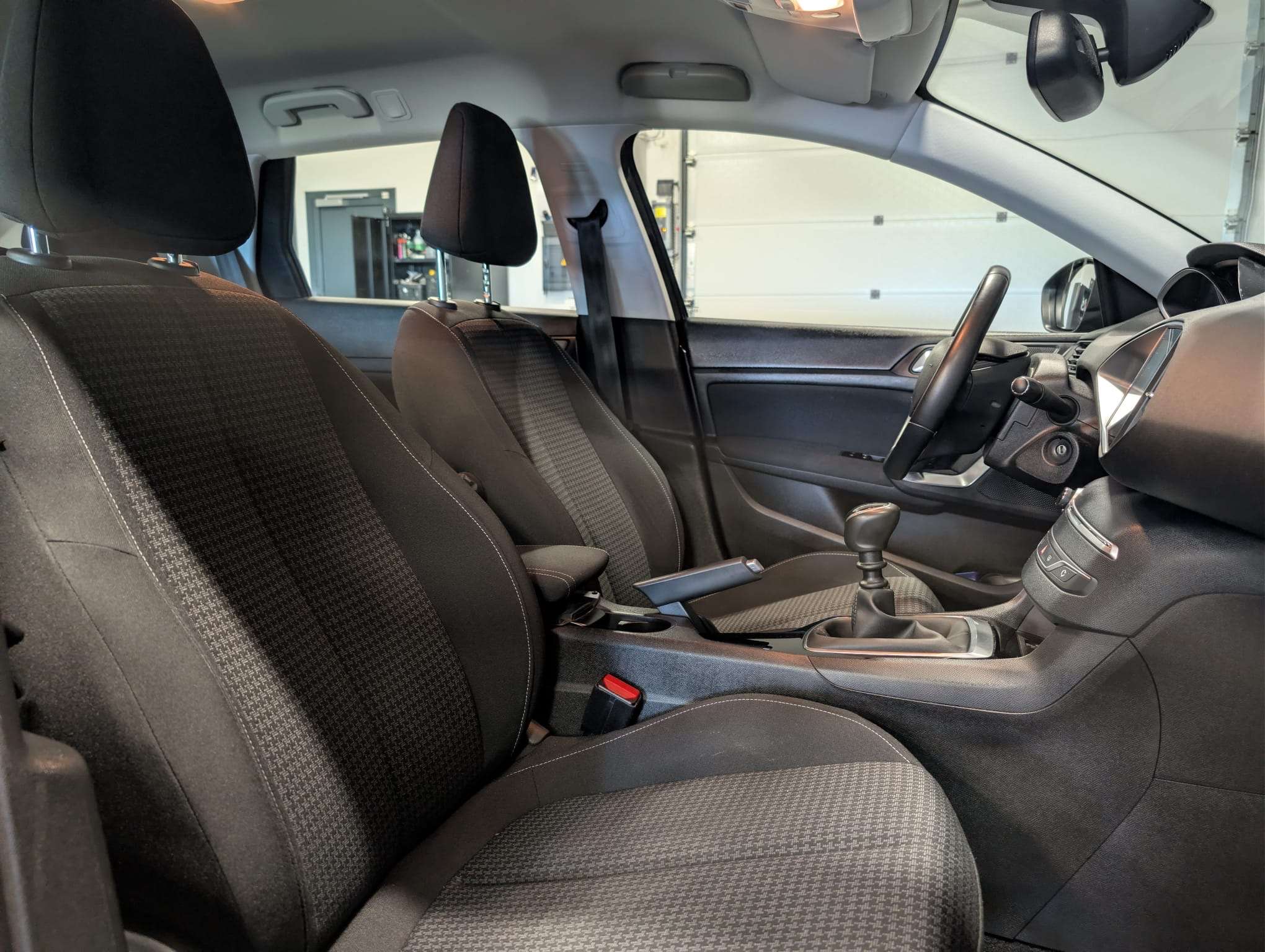 Peugeot 308 SW 1.5 BlueHDi Active Pack S.  — Caméra 360 — CarPlay — Sièges chauffants