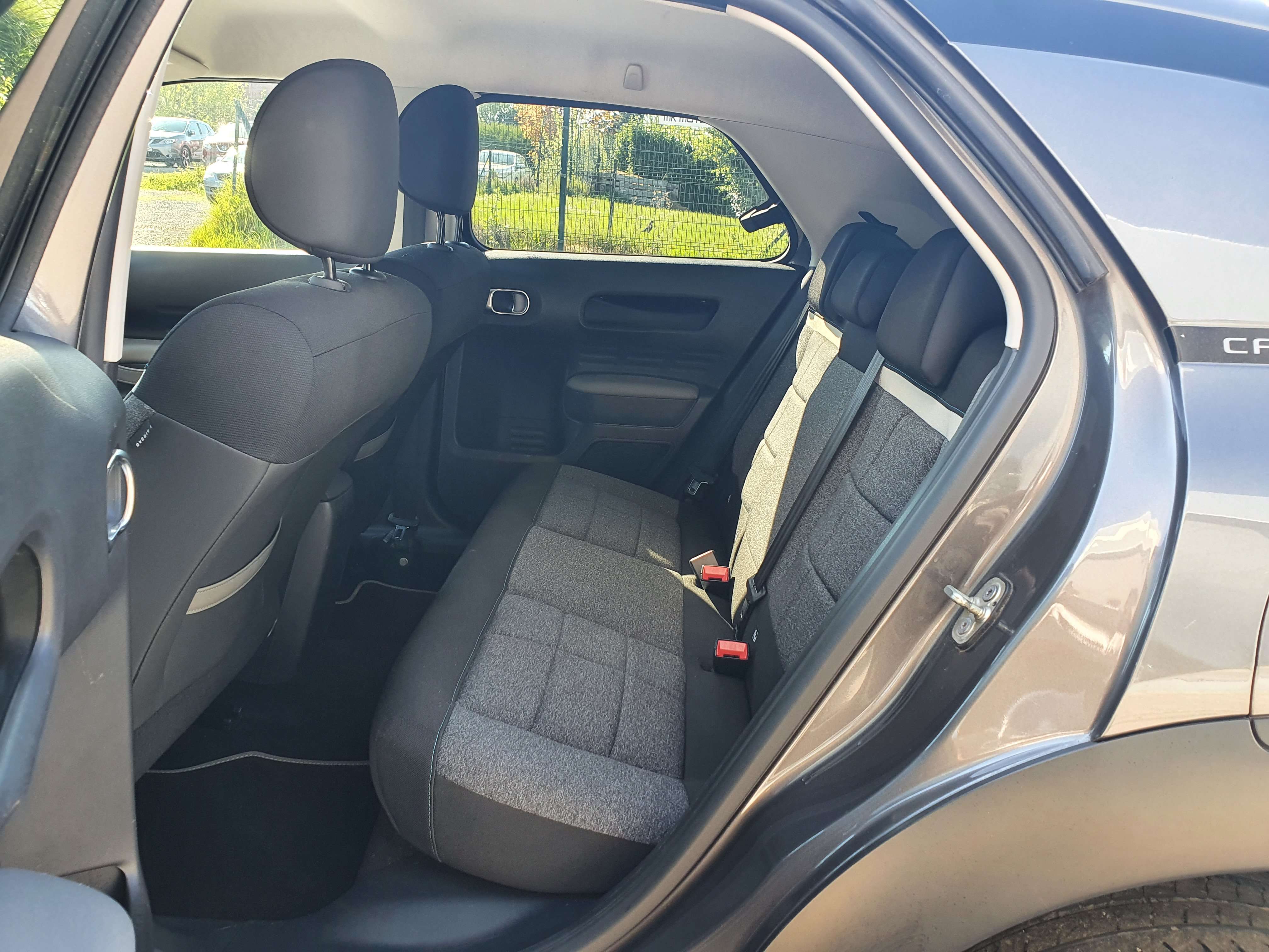 Citroen C4 Cactus 🟢1.2 ESSENCE 110CV - FULL CARNET - CAMERA - CAR PLAY