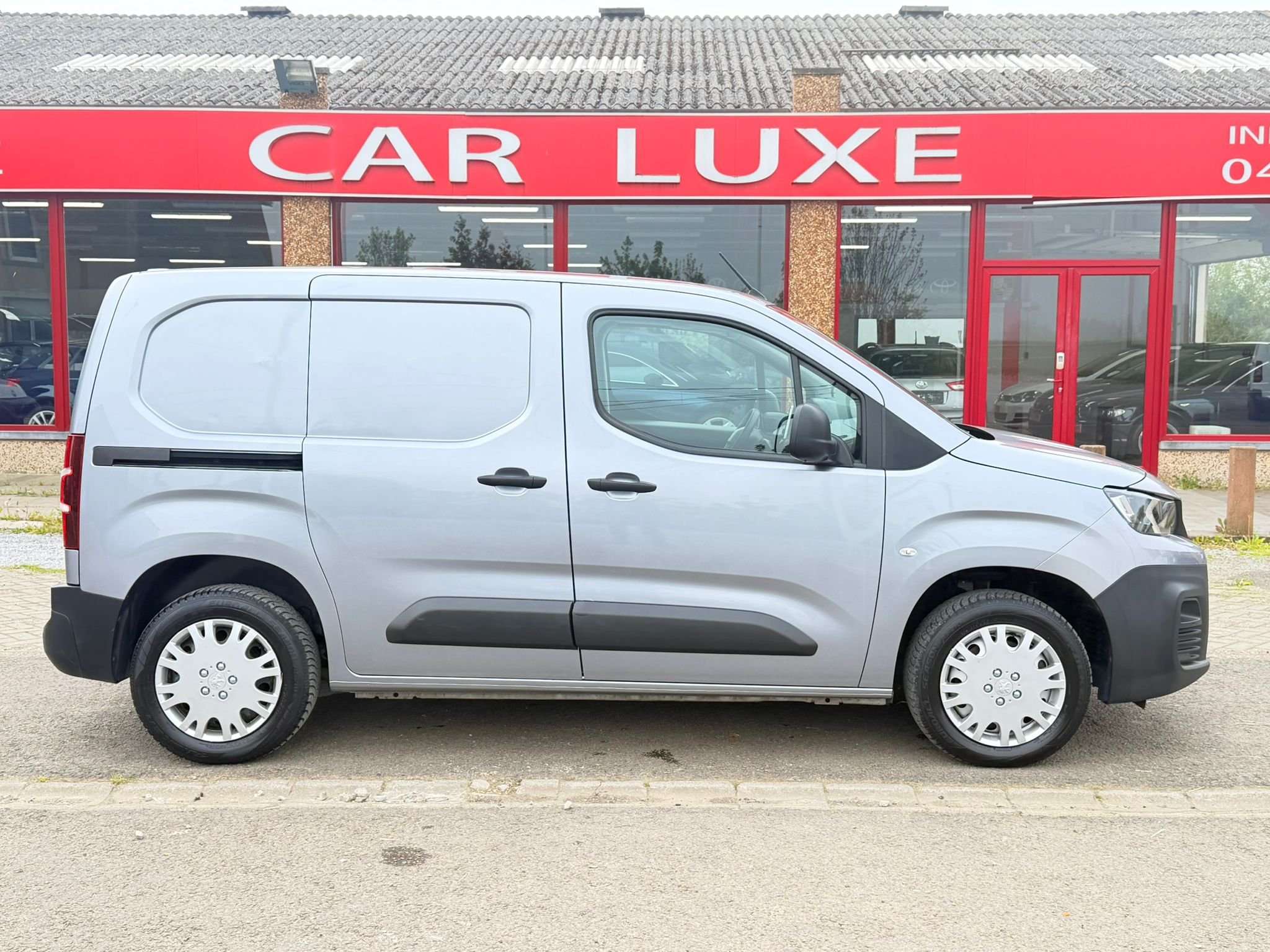 Peugeot Partner 1.2 ESSENCE GPS 3 PLACES UTILITAIRE TVAC