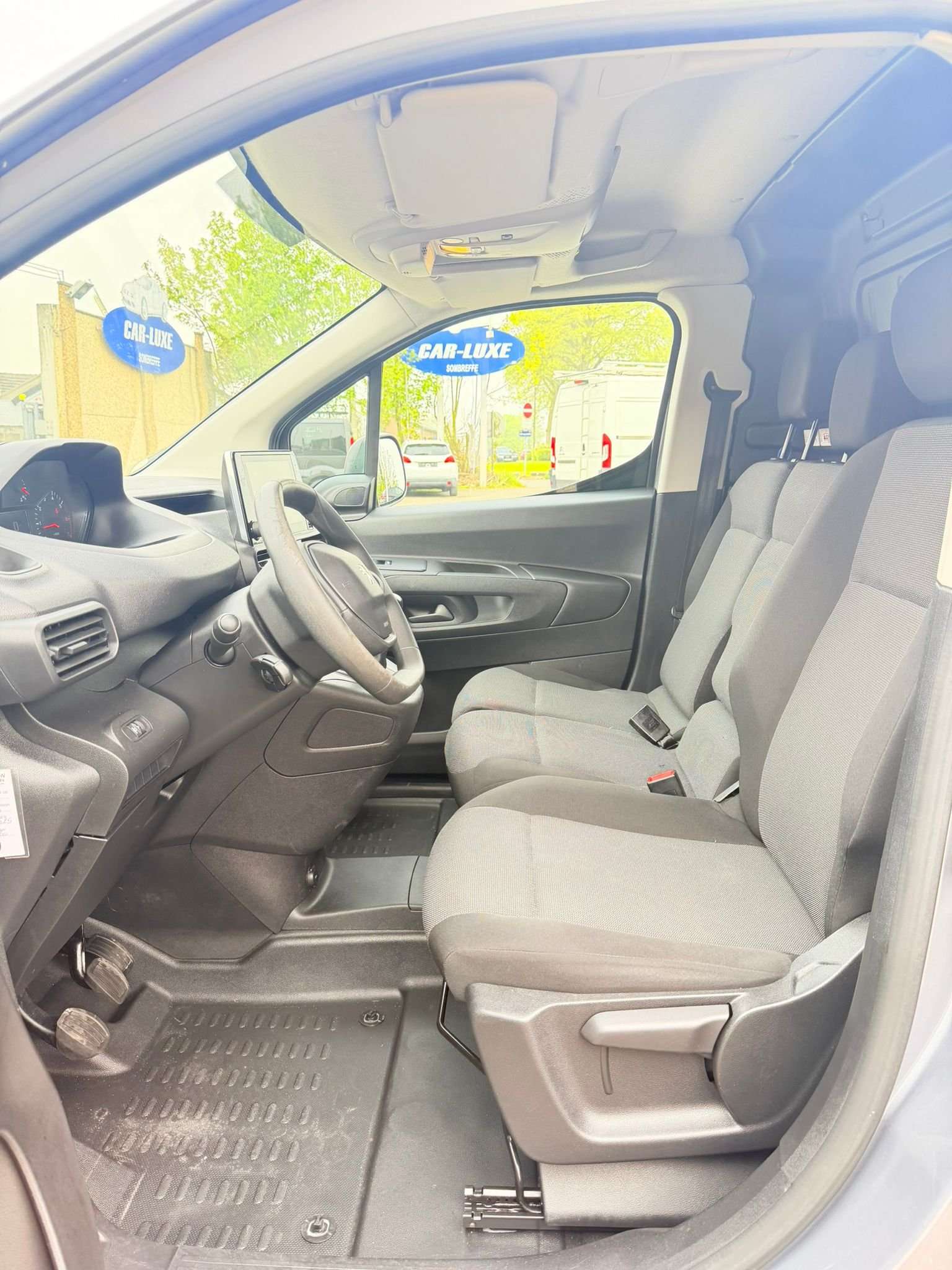 Peugeot Partner 1.2 ESSENCE GPS 3 PLACES UTILITAIRE TVAC