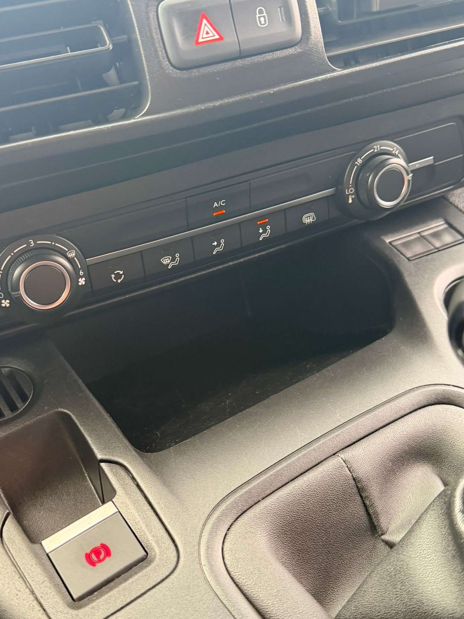 Peugeot Partner 1.2 ESSENCE GPS 3 PLACES UTILITAIRE TVAC