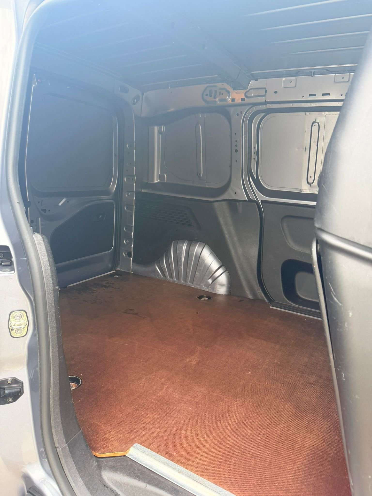 Peugeot Partner 1.2 ESSENCE GPS 3 PLACES UTILITAIRE TVAC