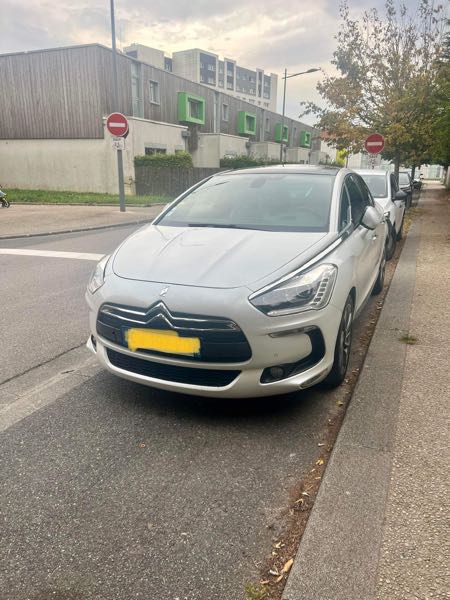 Citroen Ds5 ANNONCE EN LIGNE VEHICULE DISPONIBLE ** ****** PAS DE FRAIS