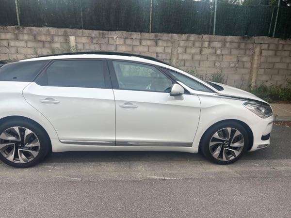 Citroen Ds5 ANNONCE EN LIGNE VEHICULE DISPONIBLE ** ****** PAS DE FRAIS