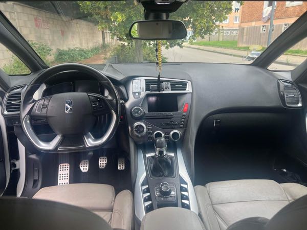 Citroen Ds5 ANNONCE EN LIGNE VEHICULE DISPONIBLE ** ****** PAS DE FRAIS