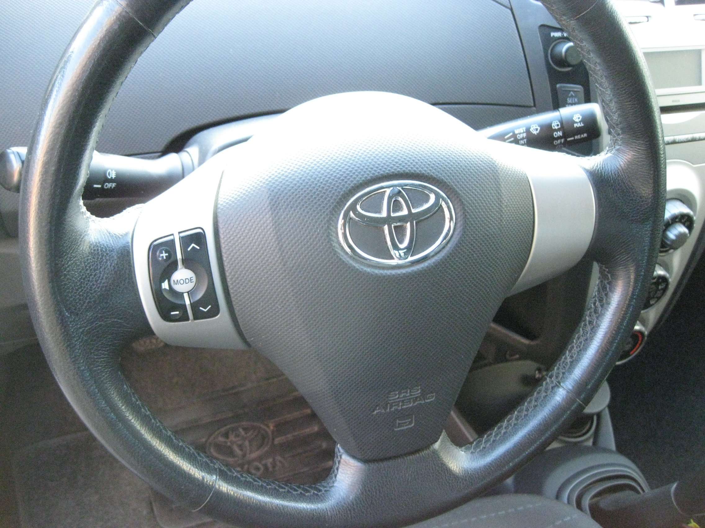 Toyota Yaris 1.3i essence Clim 78.000 km Ct ok Garantie 1an