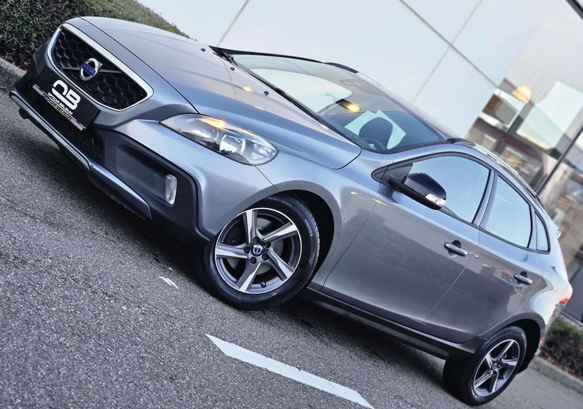Volvo V40 Cross Country ** 1.6 T4 - Sport - 1 owner - Carpass **