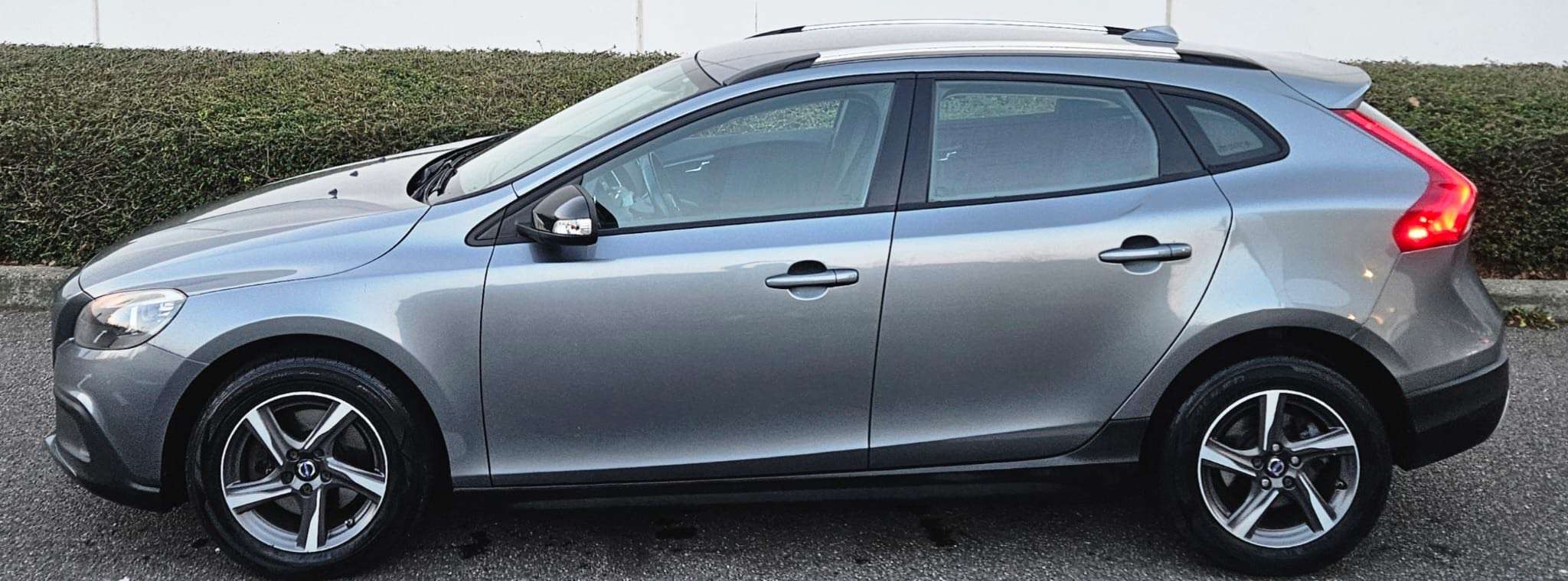 Volvo V40 Cross Country ** 1.6 T4 - Sport - 1 owner - Carpass **