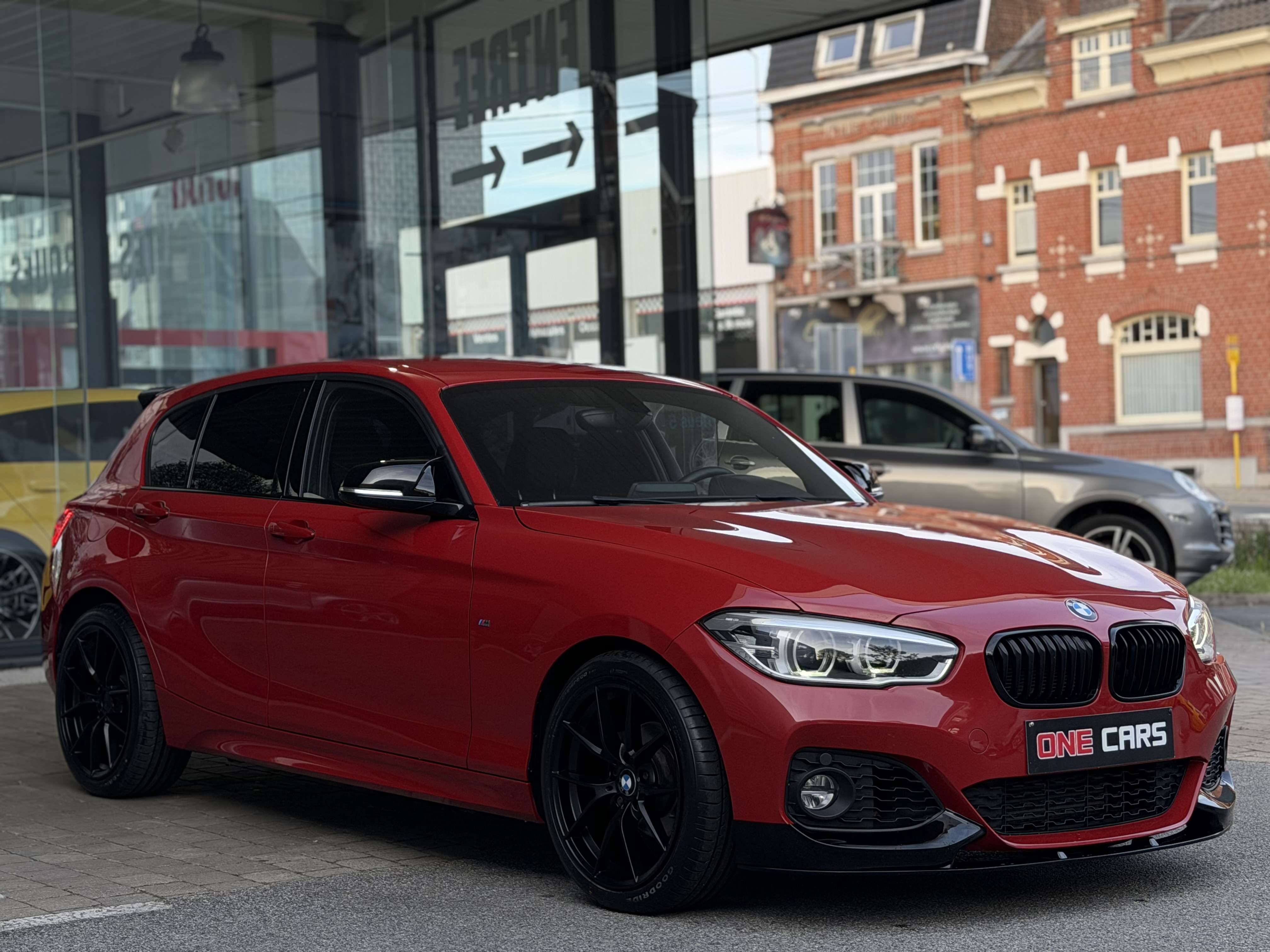 BMW 116 i "PACK M" BIXENON-CUIR BACQUET-GPS-JA18P-GARANTIE