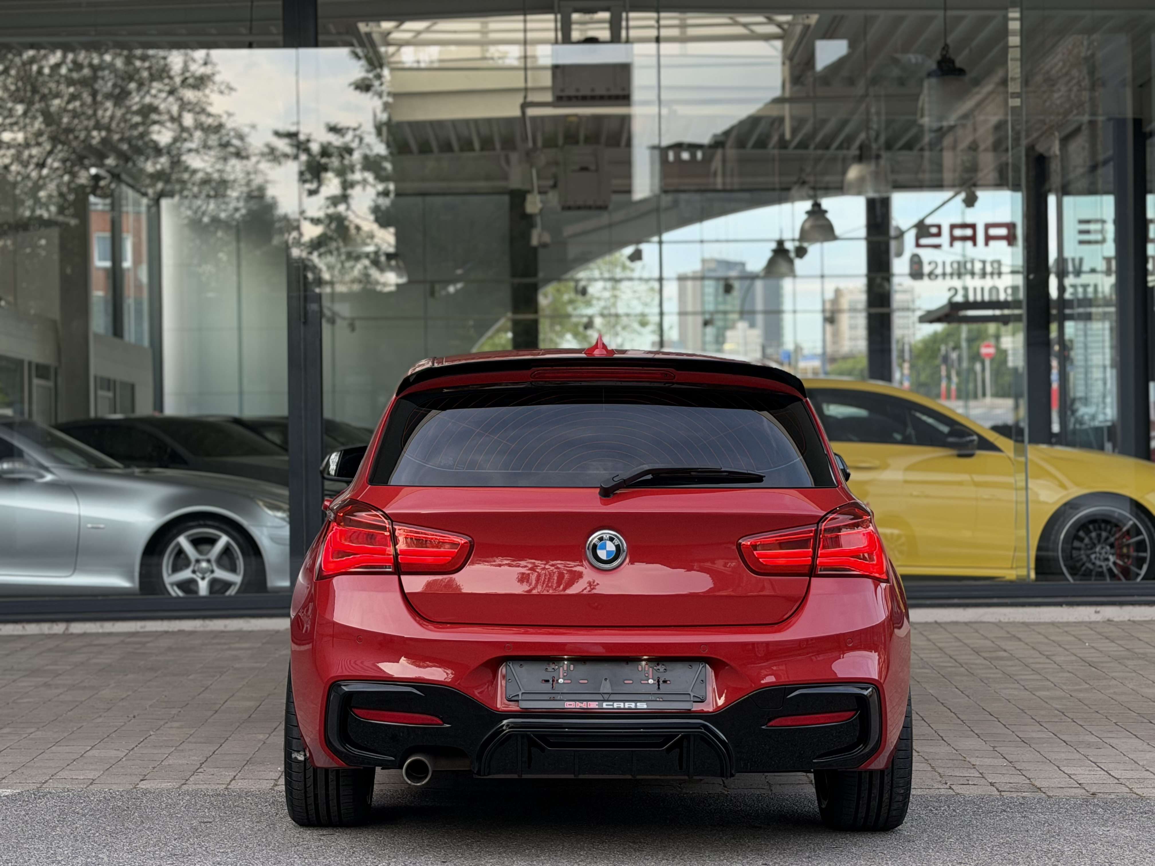 BMW 116 i "PACK M" BIXENON-CUIR BACQUET-GPS-JA18P-GARANTIE