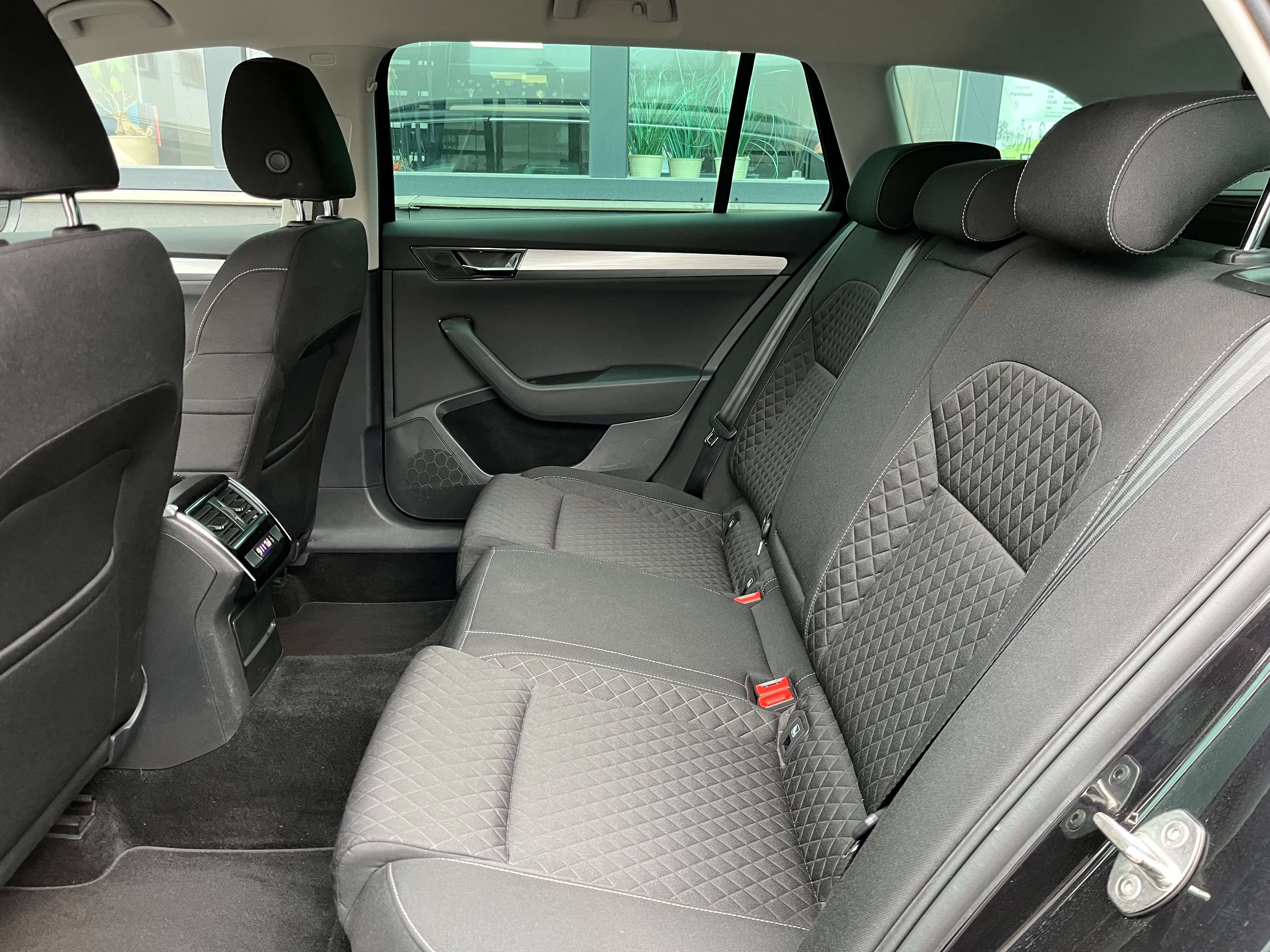 Skoda Superb Superb Combi 1.6 CR TDi Ambition DSG