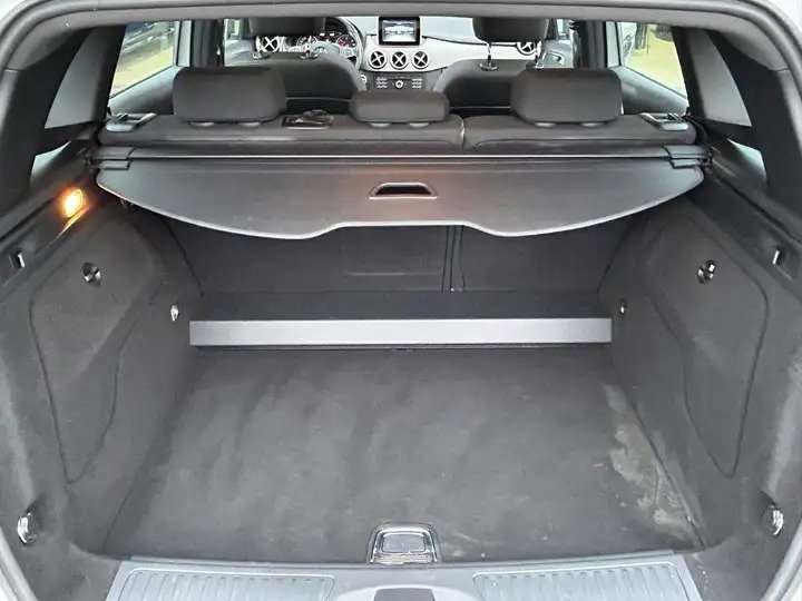 Mercedes-Benz B 180 d/TOIT PANO/NAVI/CAMERA/GARANTIE 12 MOIS