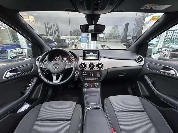 Mercedes-Benz B 180 d/TOIT PANO/NAVI/CAMERA/GARANTIE 12 MOIS