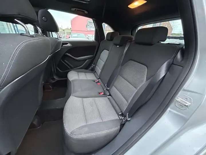 Mercedes-Benz B 180 d/TOIT PANO/NAVI/CAMERA/GARANTIE 12 MOIS