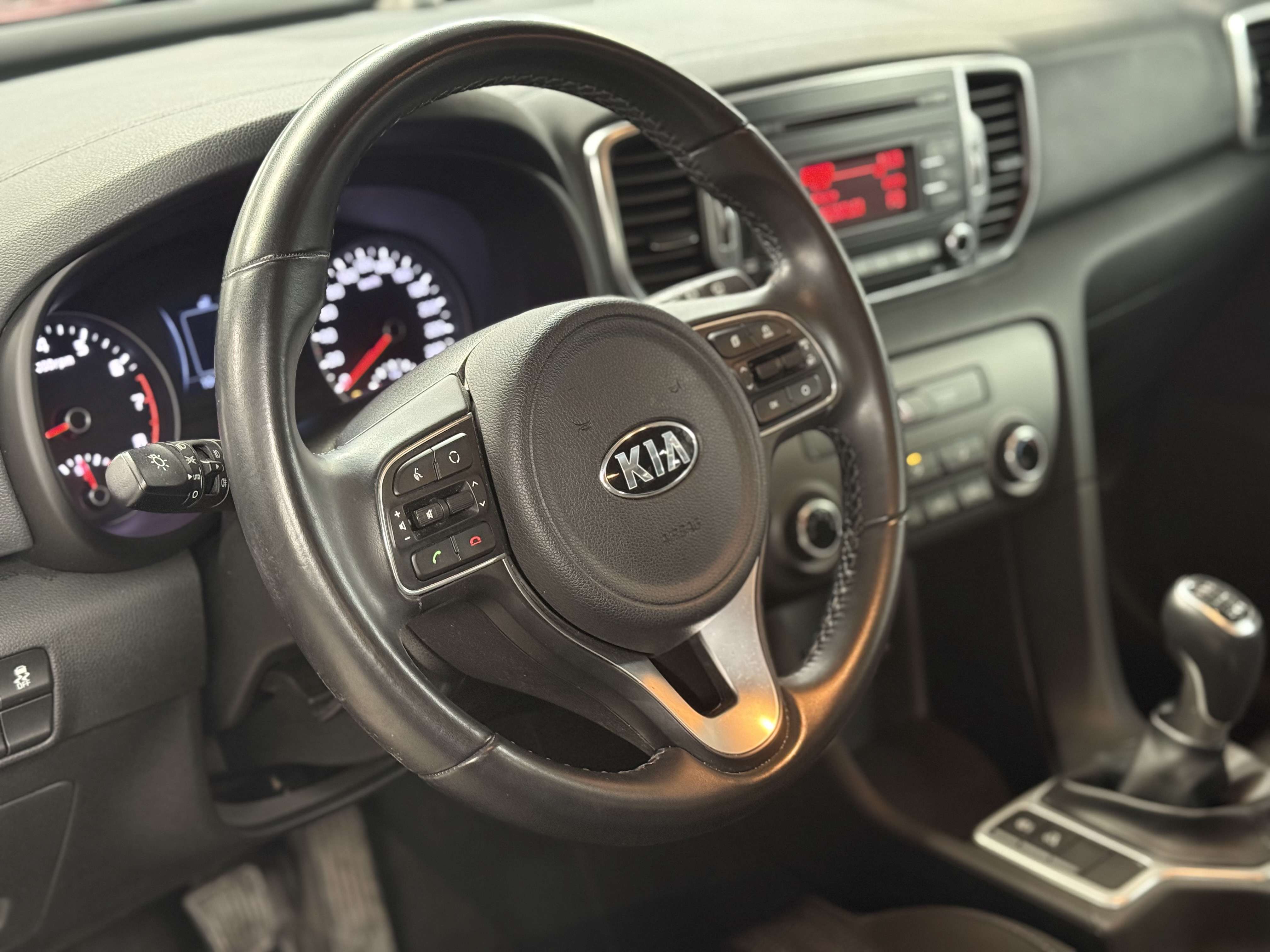 Kia Sportage 1.6i * 1ER PROP * RADIO * CLIM * BLUETOOTH * GARANTIE