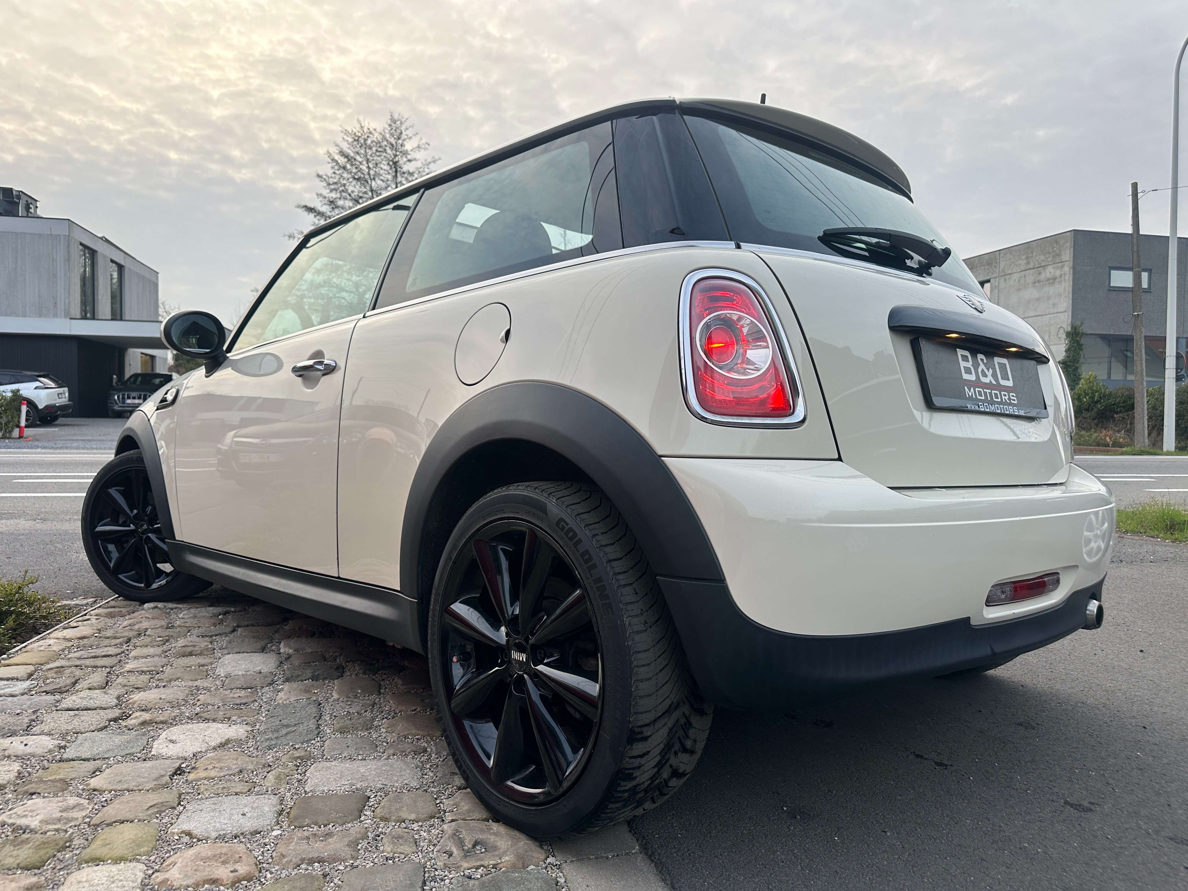 MINI One Mini 1.6i One MINIMALISM Line,Veel Opties,17"Black Alu/Garantie