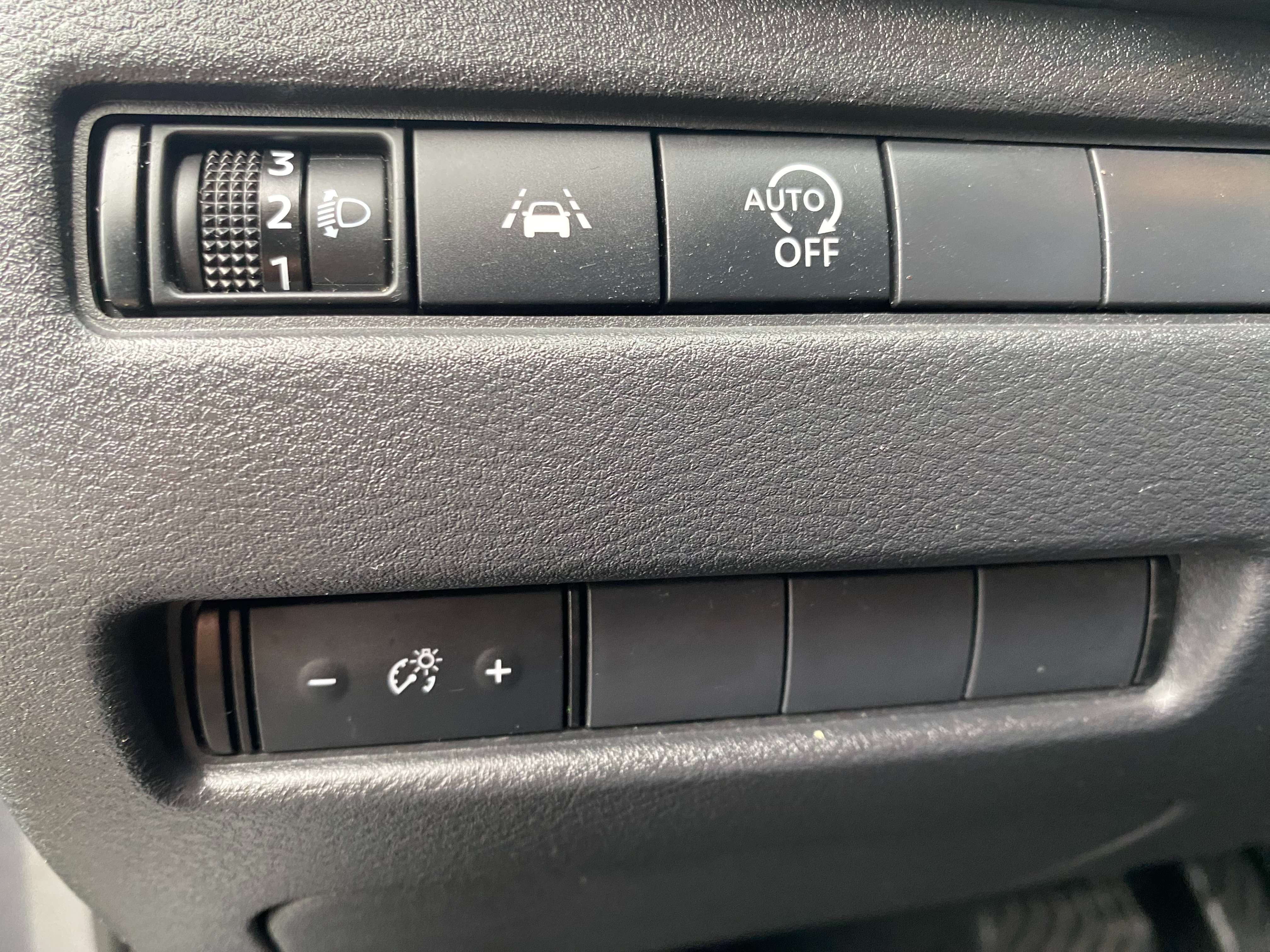 Nissan Qashqai 1.3 BUSINESS EDITION XTRON