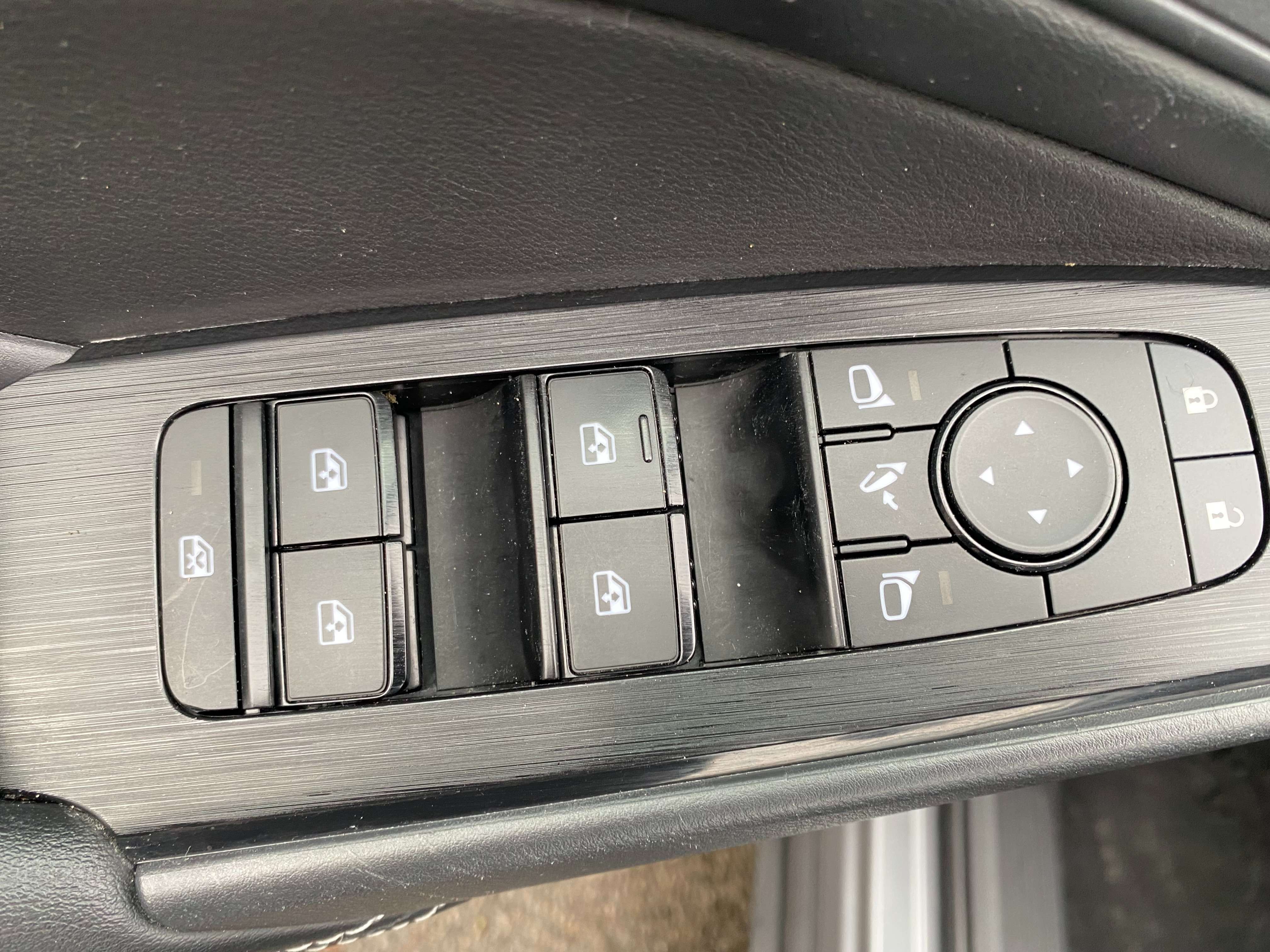 Nissan Qashqai 1.3 BUSINESS EDITION XTRON