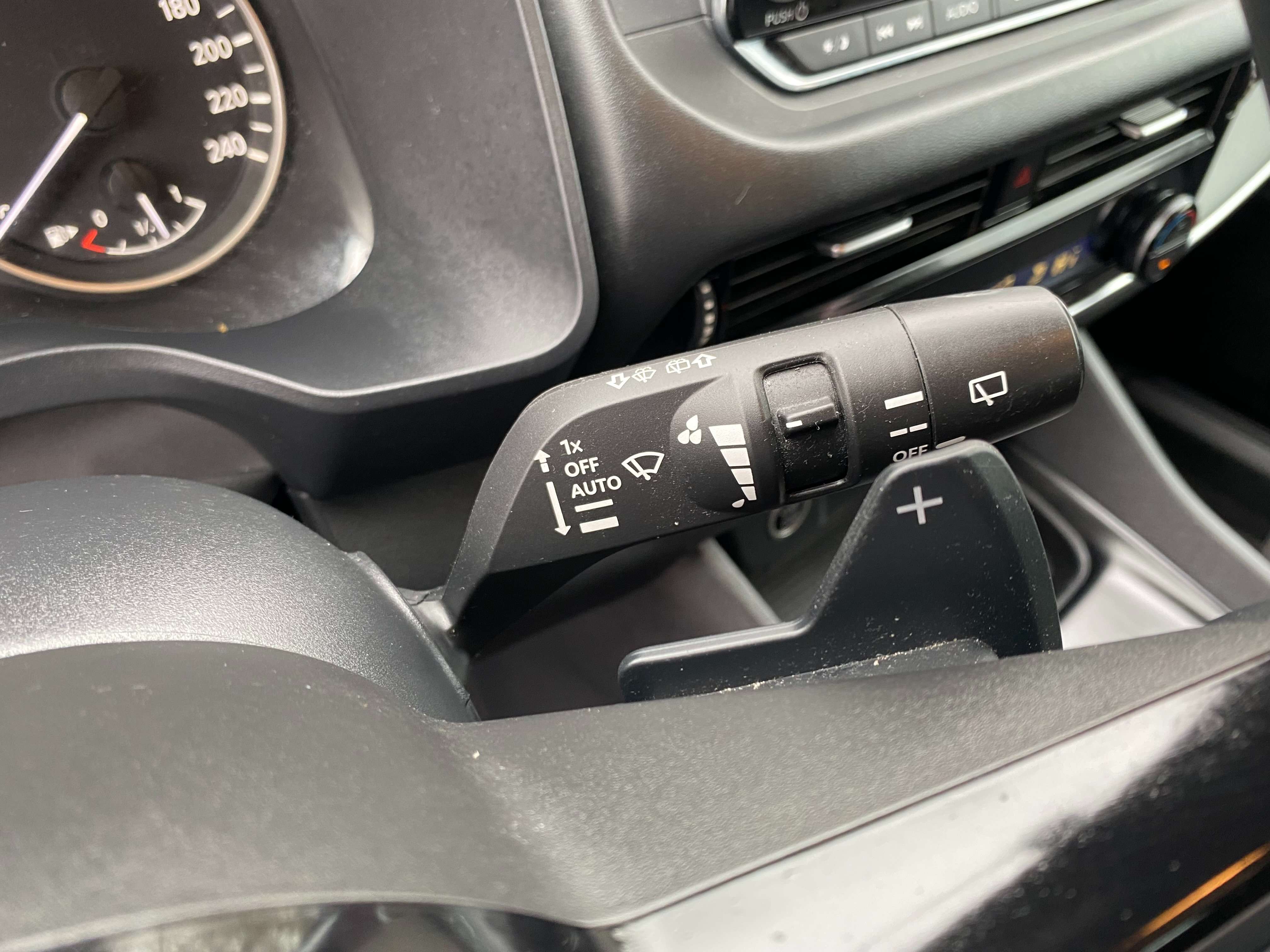 Nissan Qashqai 1.3 BUSINESS EDITION XTRON