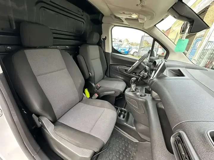 Opel Combo 1.5/NAVI/AIRCO/RADAR DE RECUL/CARPLAY/GARANTIE
