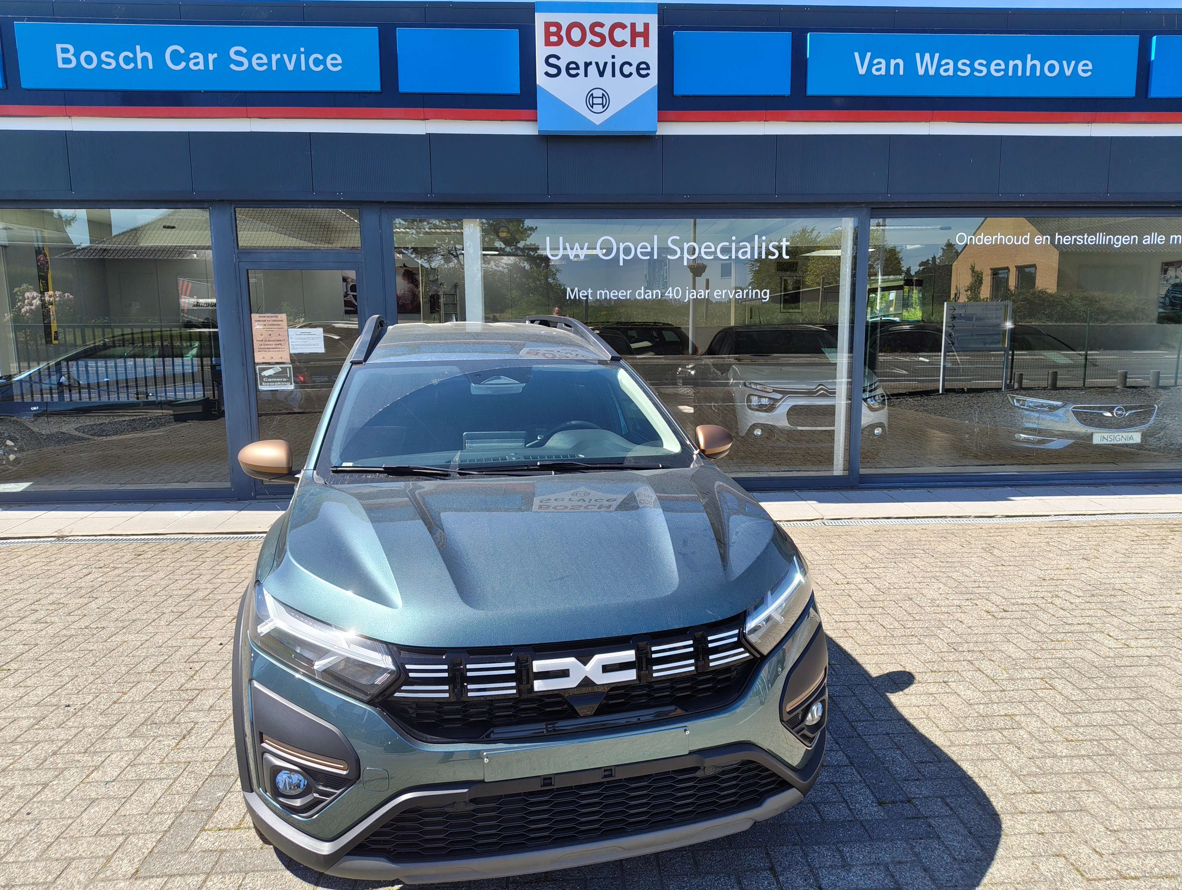 Dacia Jogger Jogger 1.6 Hybride (B+electr) automaat slechts 6096 km