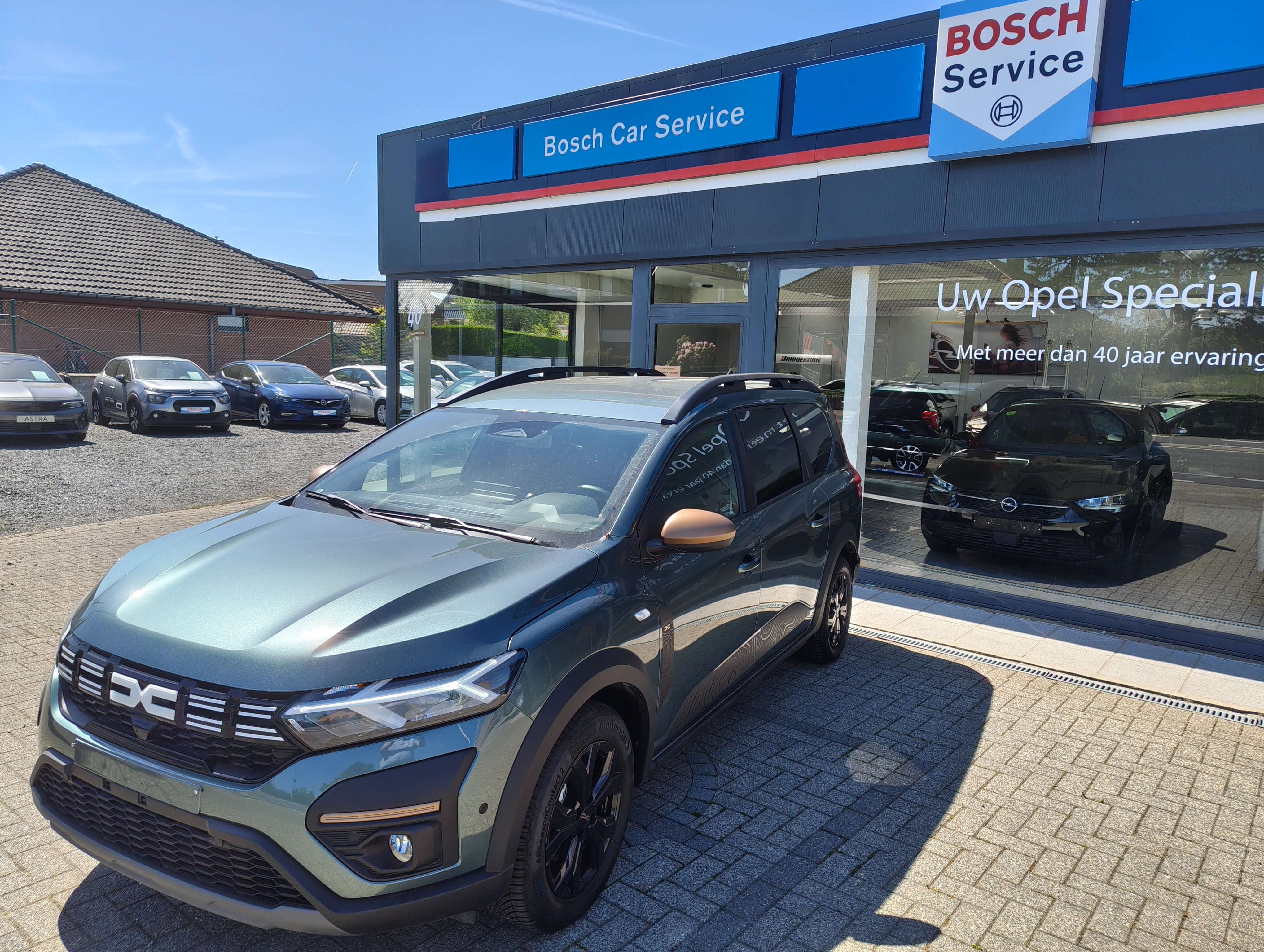 Dacia Jogger Jogger 1.6 Hybride (B+electr) automaat slechts 6096 km