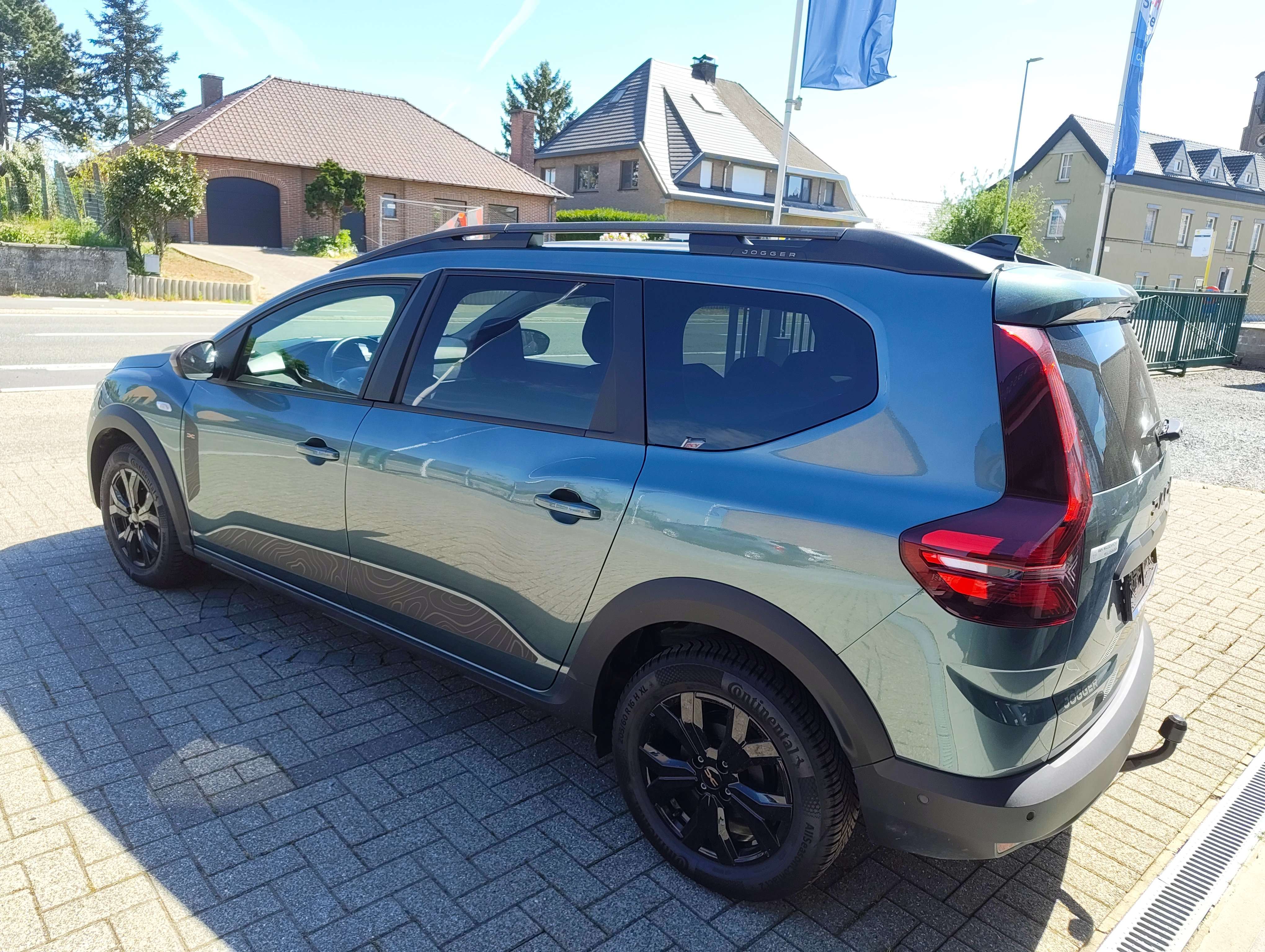 Dacia Jogger Jogger 1.6 Hybride (B+electr) automaat slechts 6096 km