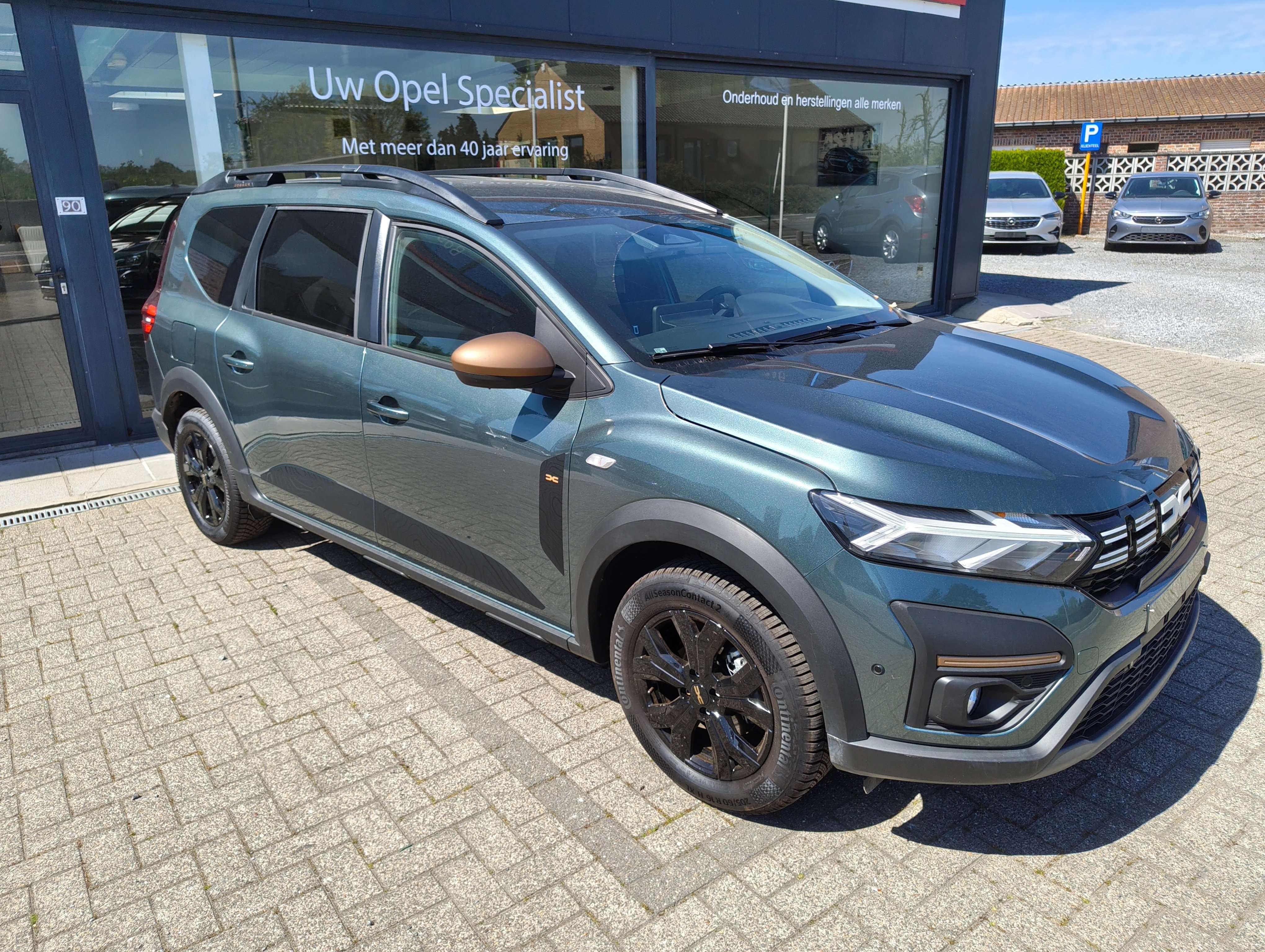 Dacia Jogger Jogger 1.6 Hybride (B+electr) automaat slechts 6096 km