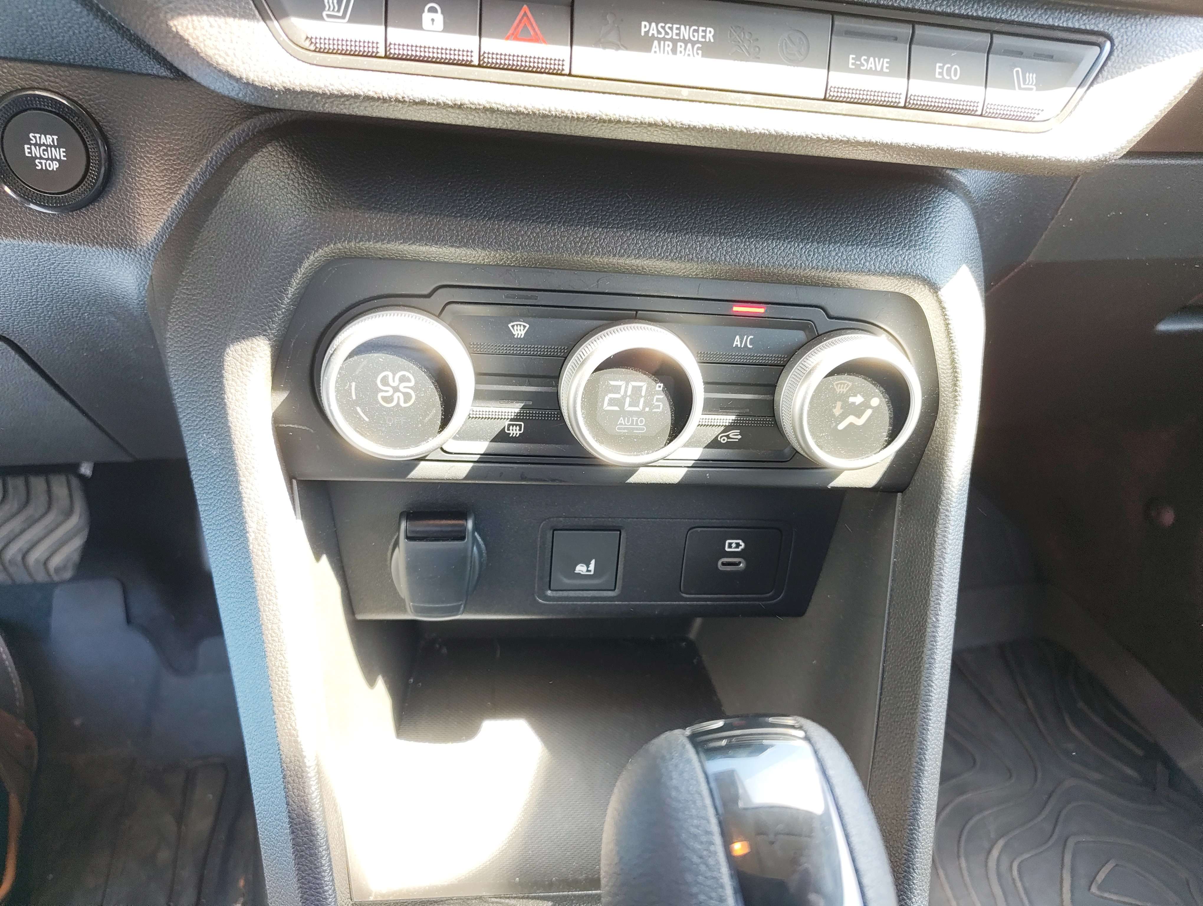 Dacia Jogger Jogger 1.6 Hybride (B+electr) automaat slechts 6096 km
