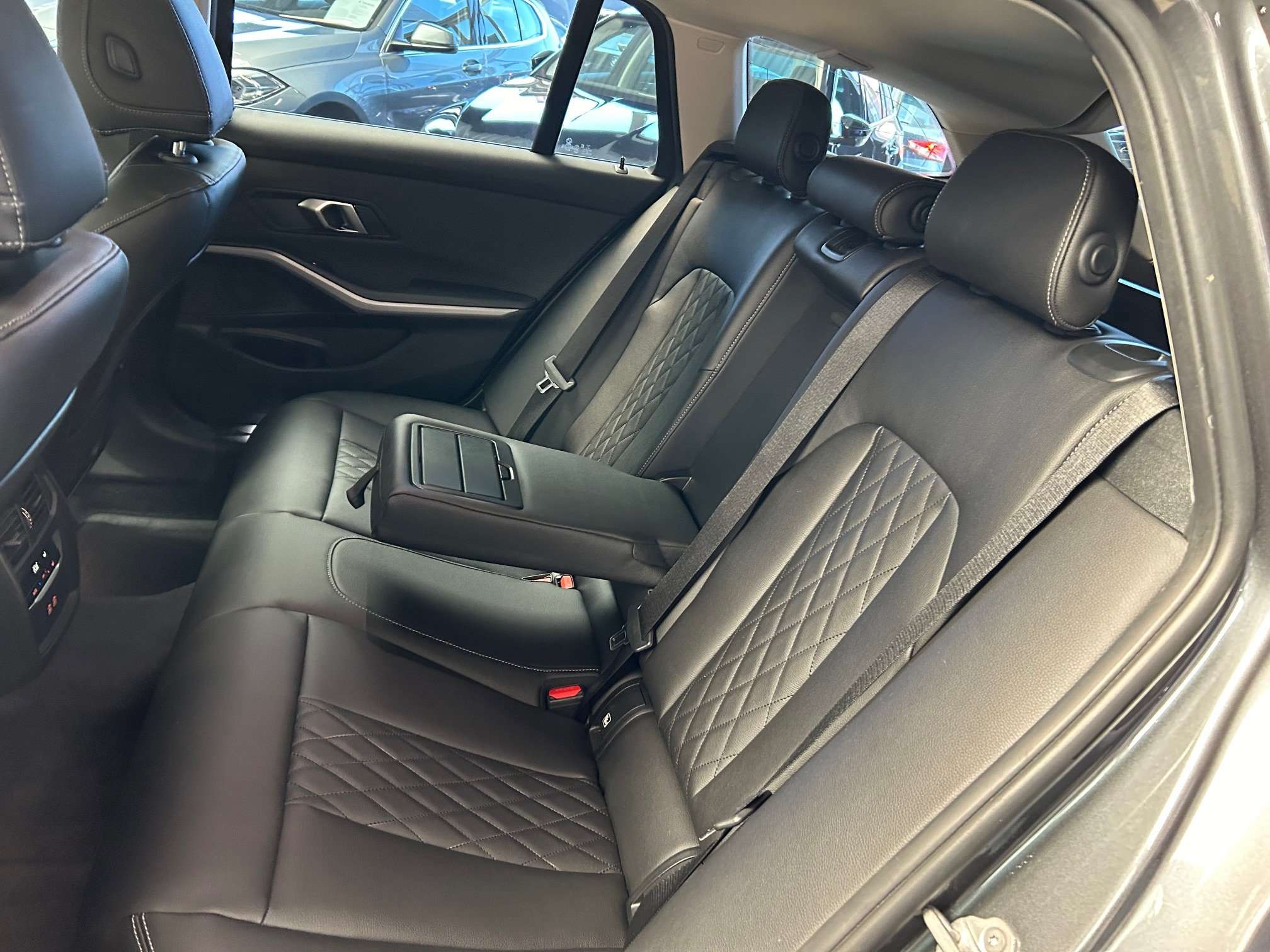BMW 316 dA Touring Alu19"/Leder/Led/Pdc/LiveCockpit *1j garantie*