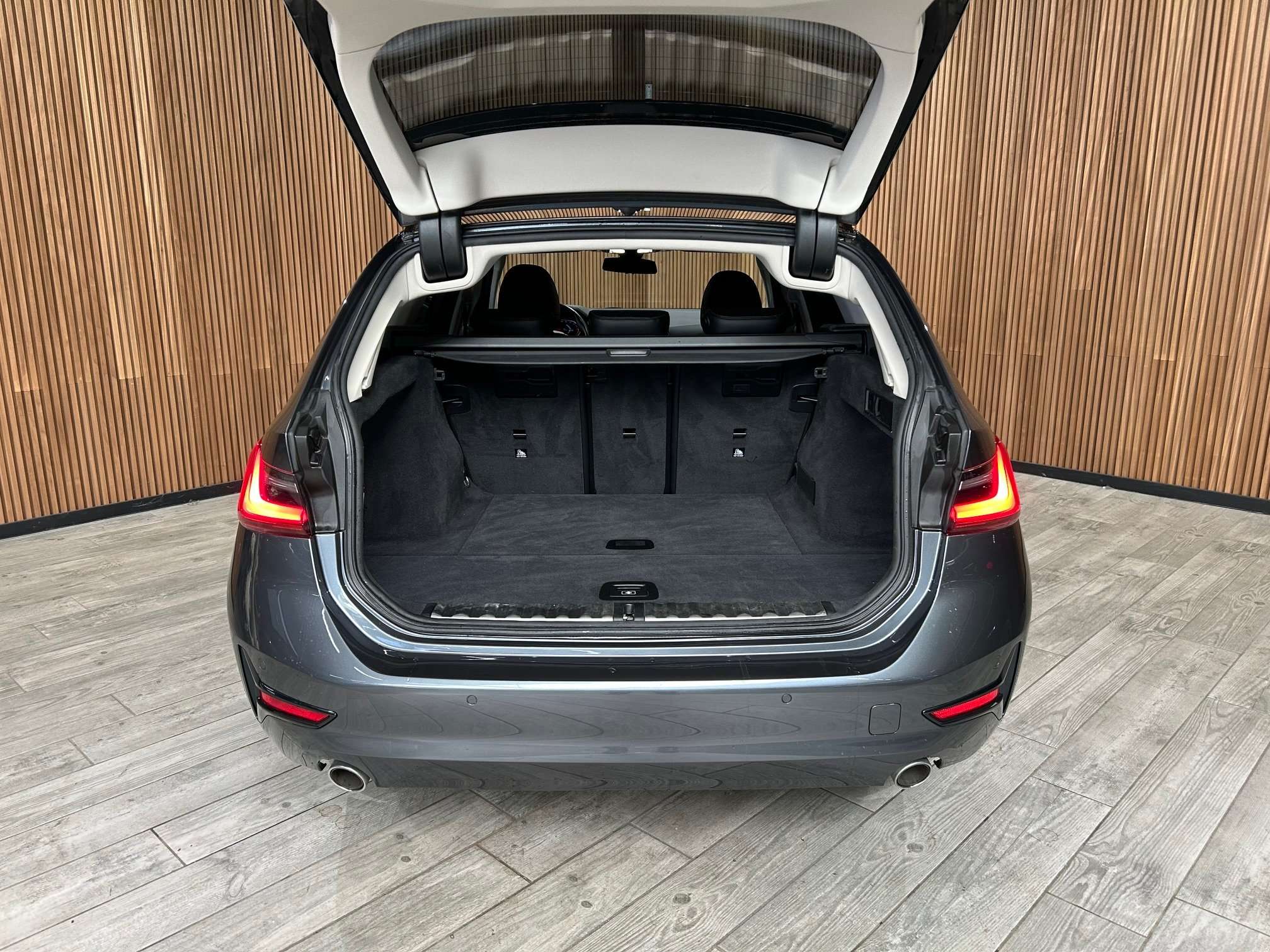 BMW 316 dA Touring Alu19"/Leder/Led/Pdc/LiveCockpit *1j garantie*