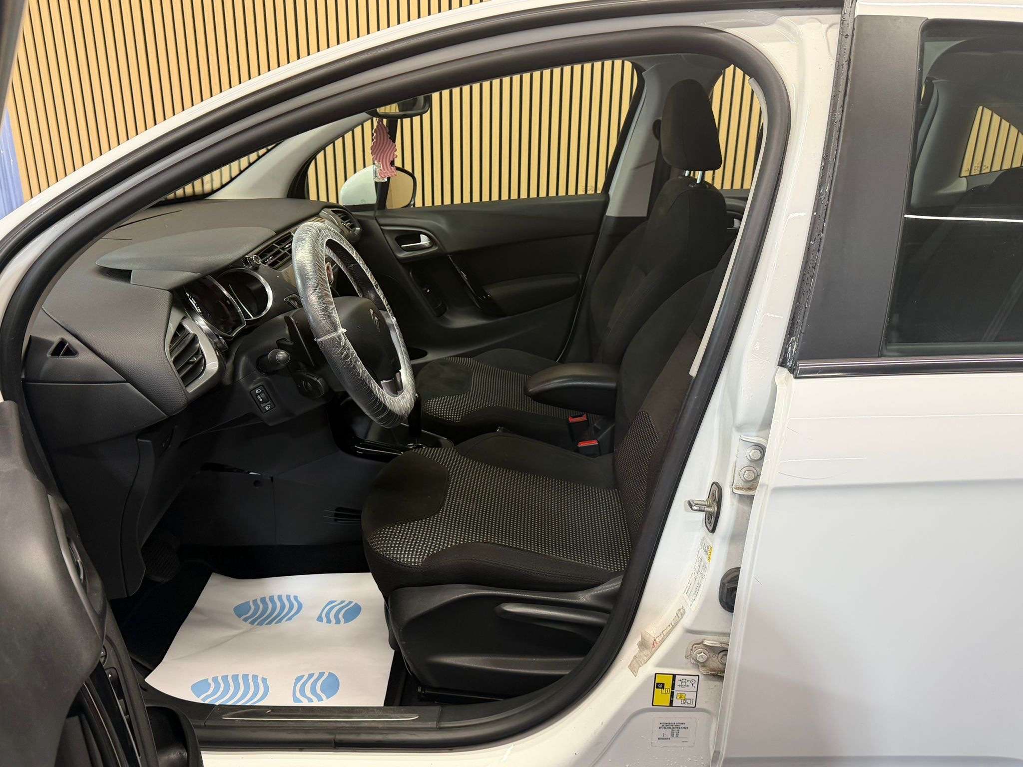 Citroen C3 1.2i Exclusive * GARANTIE 12 MOIS * BOITE AUTO *