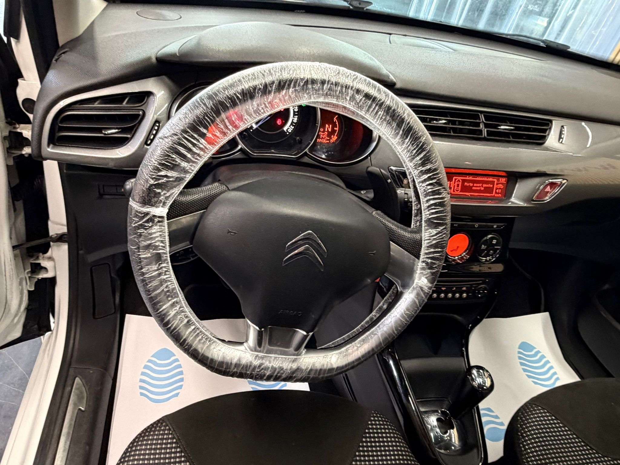Citroen C3 1.2i Exclusive * GARANTIE 12 MOIS * BOITE AUTO *