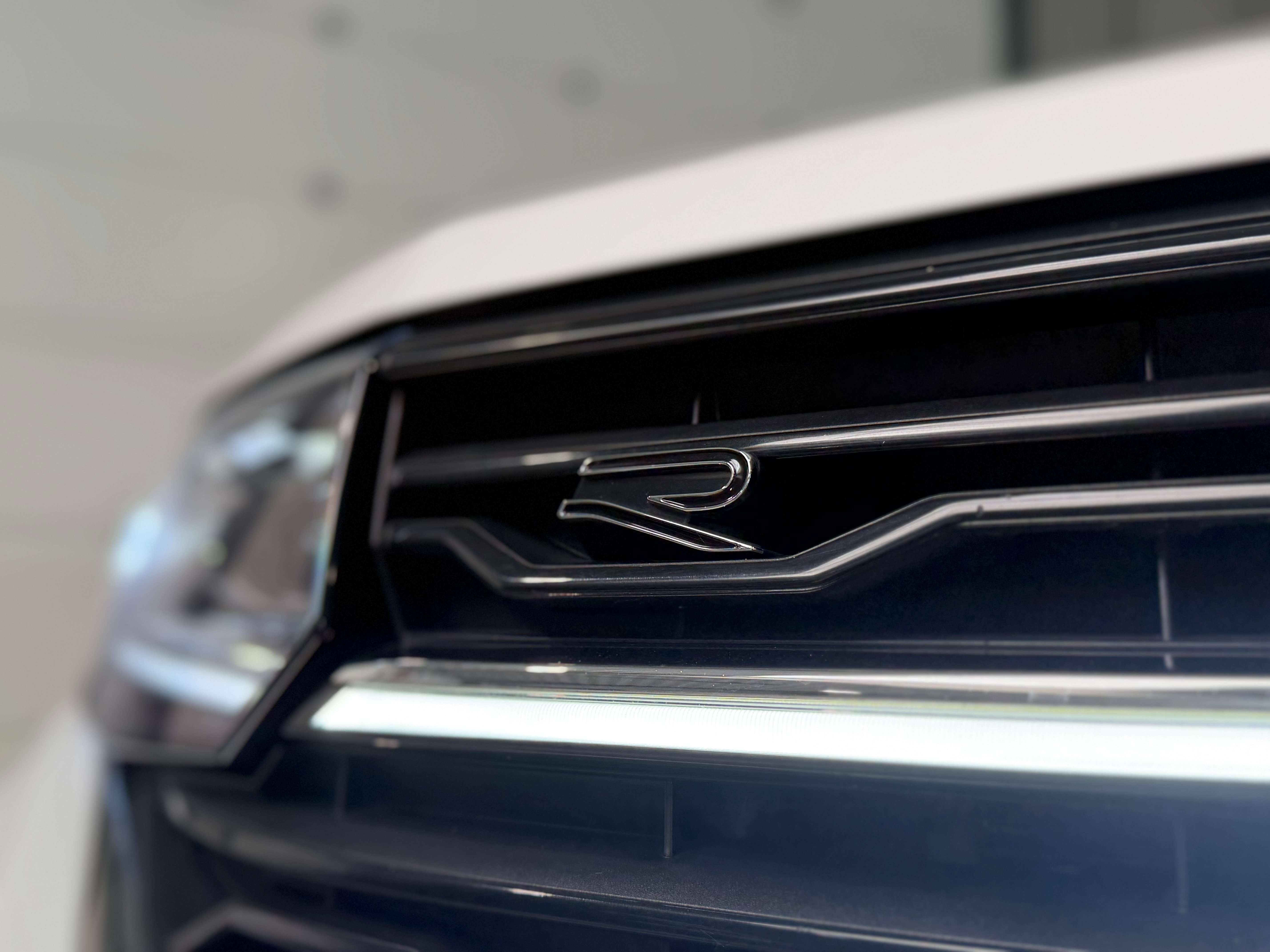 Volkswagen T-Cross 1.0 TSI R-Line DSG, Car-Play, Capteurs AV/AR, Sièges Chauffants