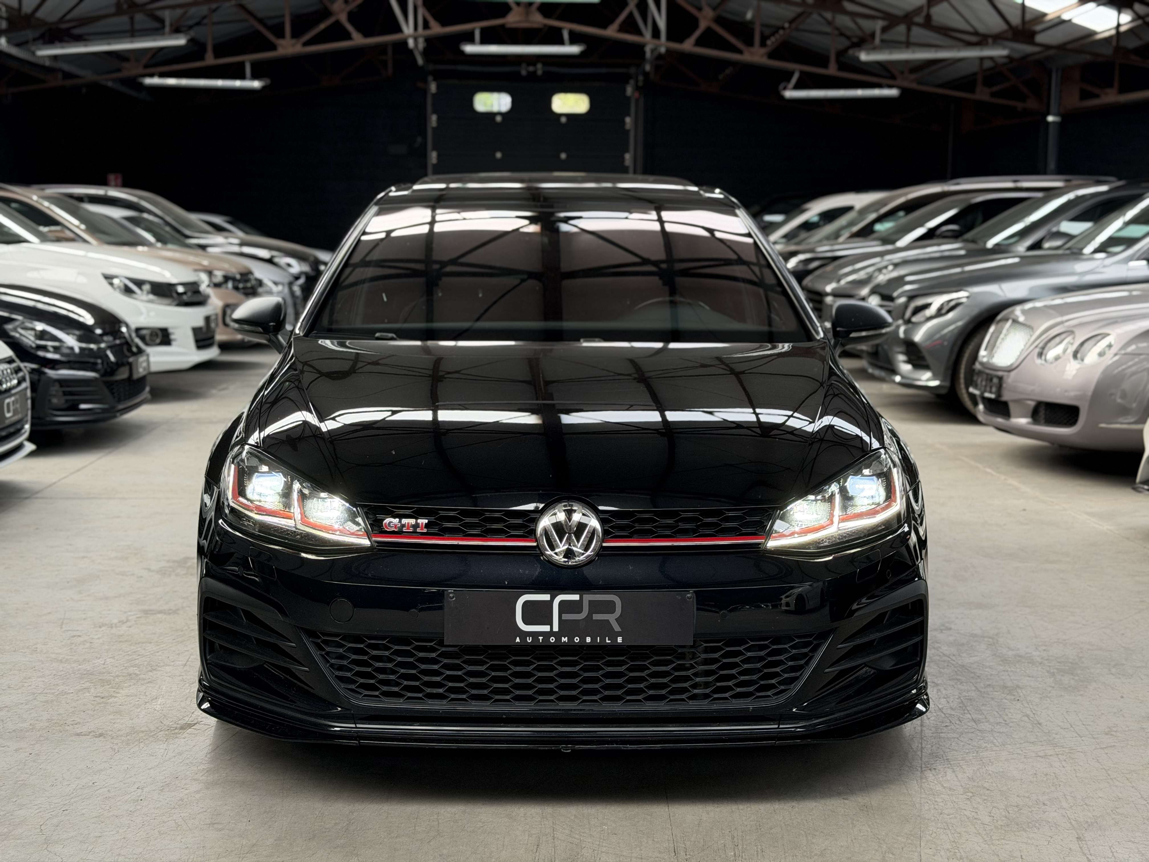 Volkswagen Golf GTI 2.0 TSI TCR * AKRA * PANO * SONO * GPS * CAMERA *
