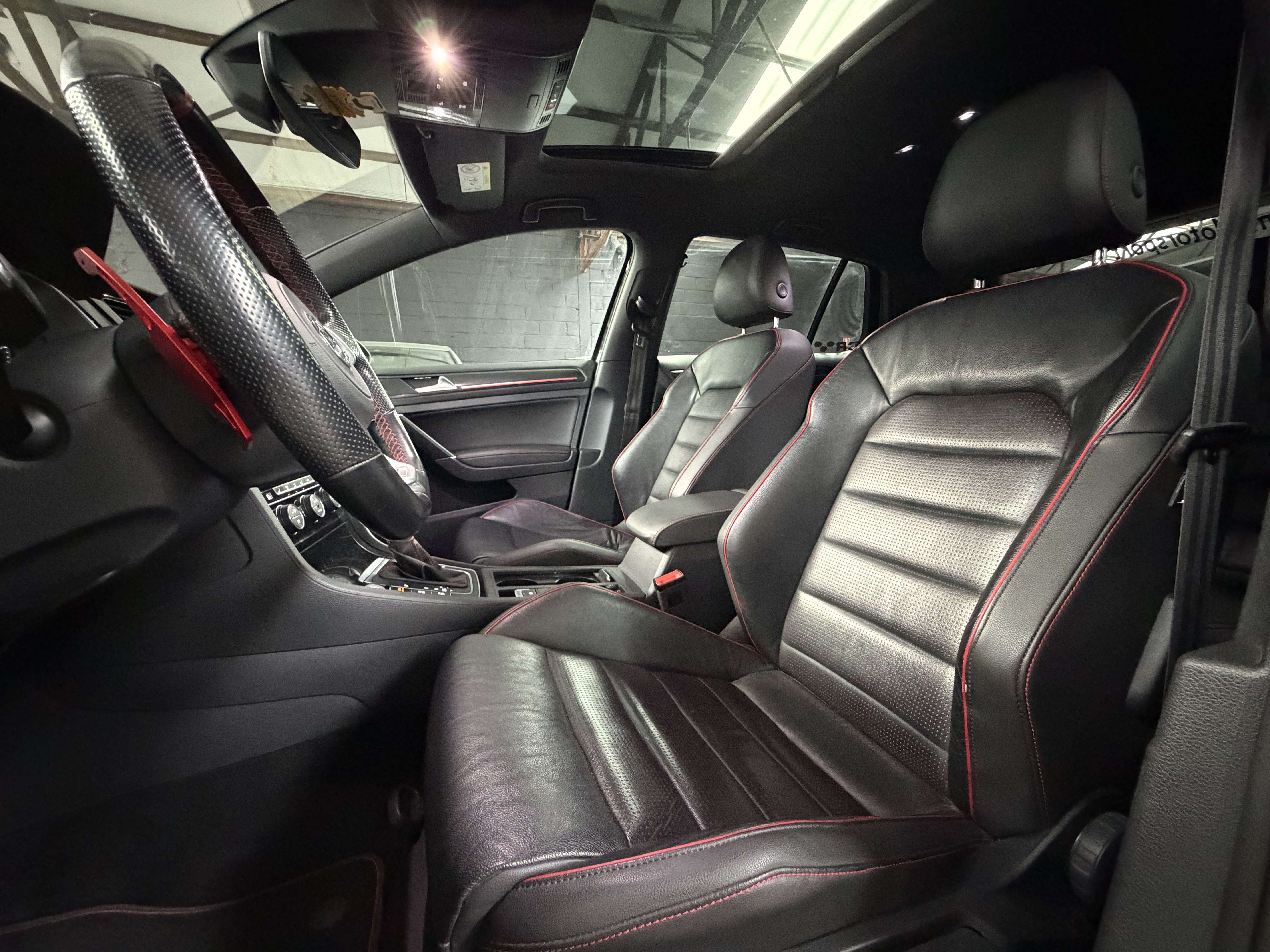 Volkswagen Golf GTI 2.0 TSI TCR * AKRA * PANO * SONO * GPS * CAMERA *