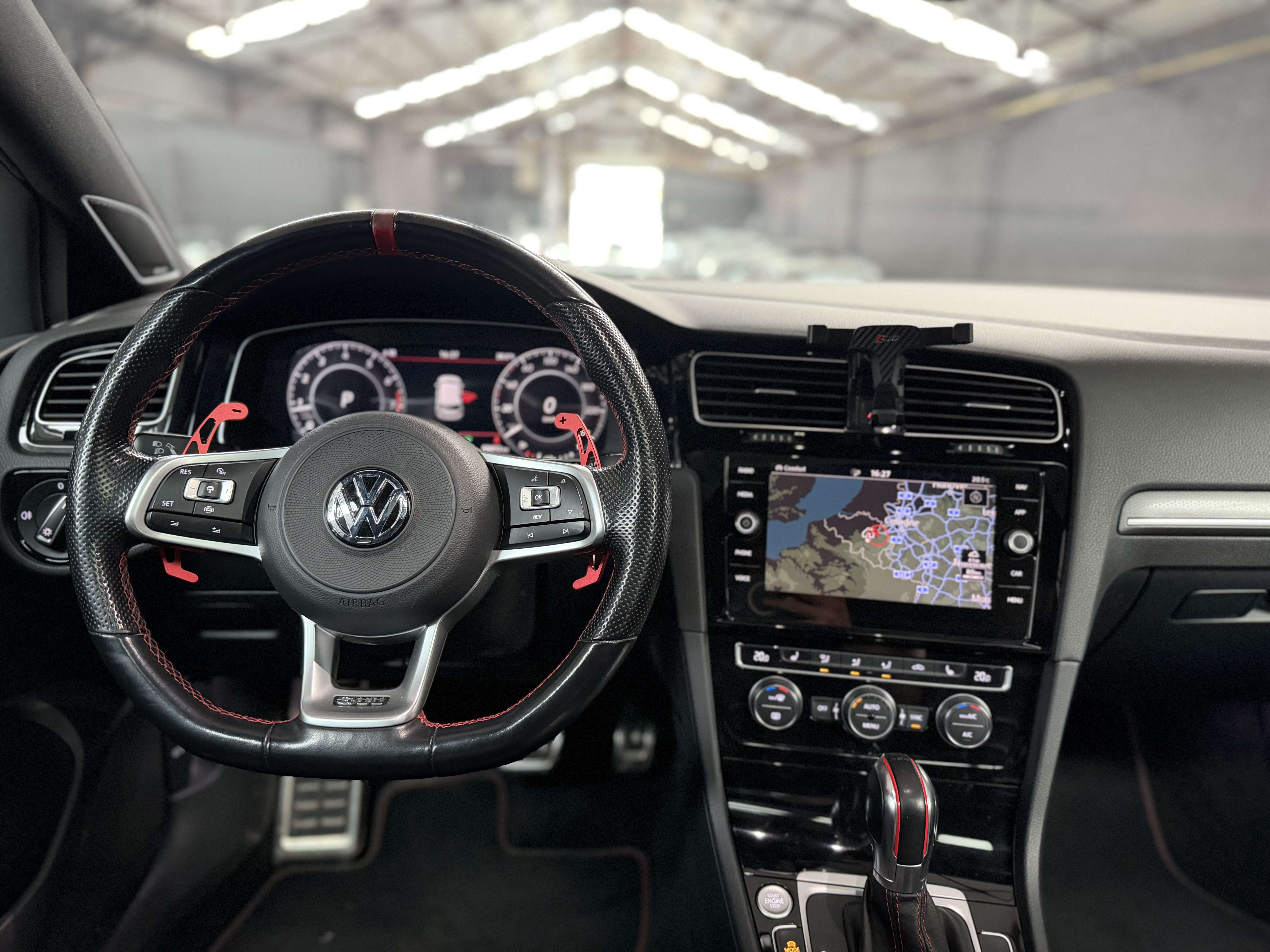 Volkswagen Golf GTI 2.0 TSI TCR * AKRA * PANO * SONO * GPS * CAMERA *